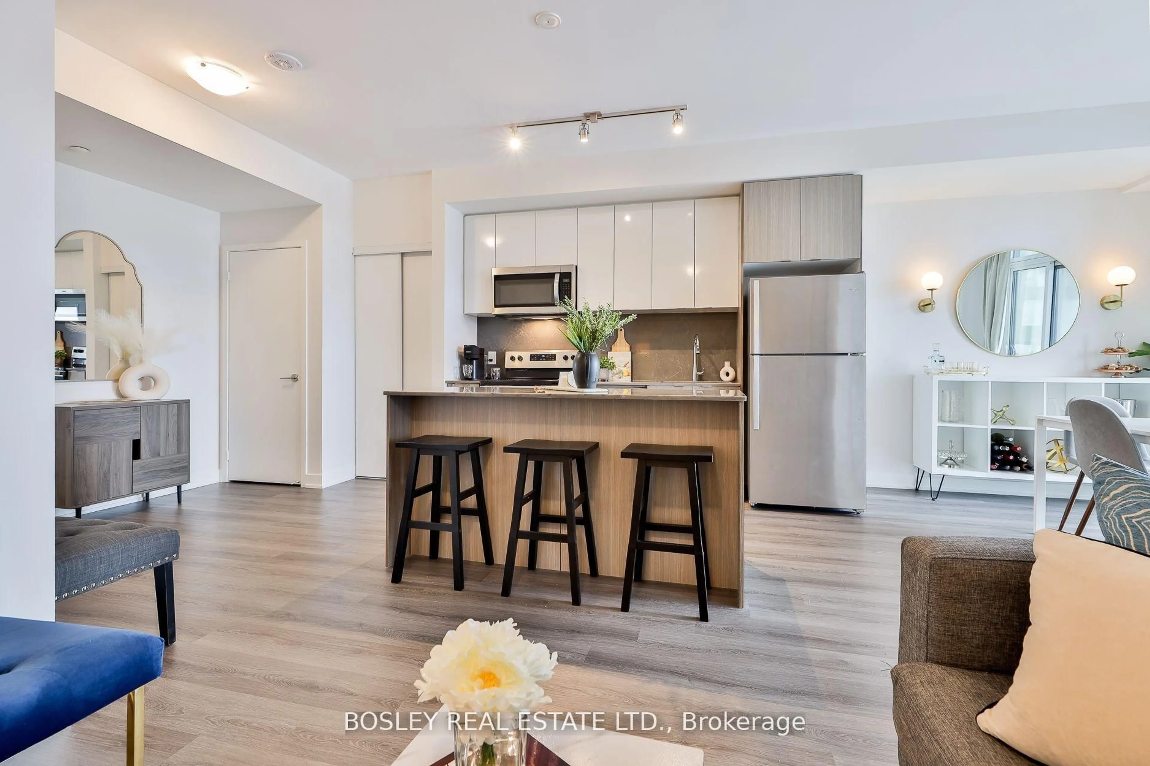 Open concept kitchen, unknown for 859 The Queensway #612, Toronto Ontario M8Z 1N8