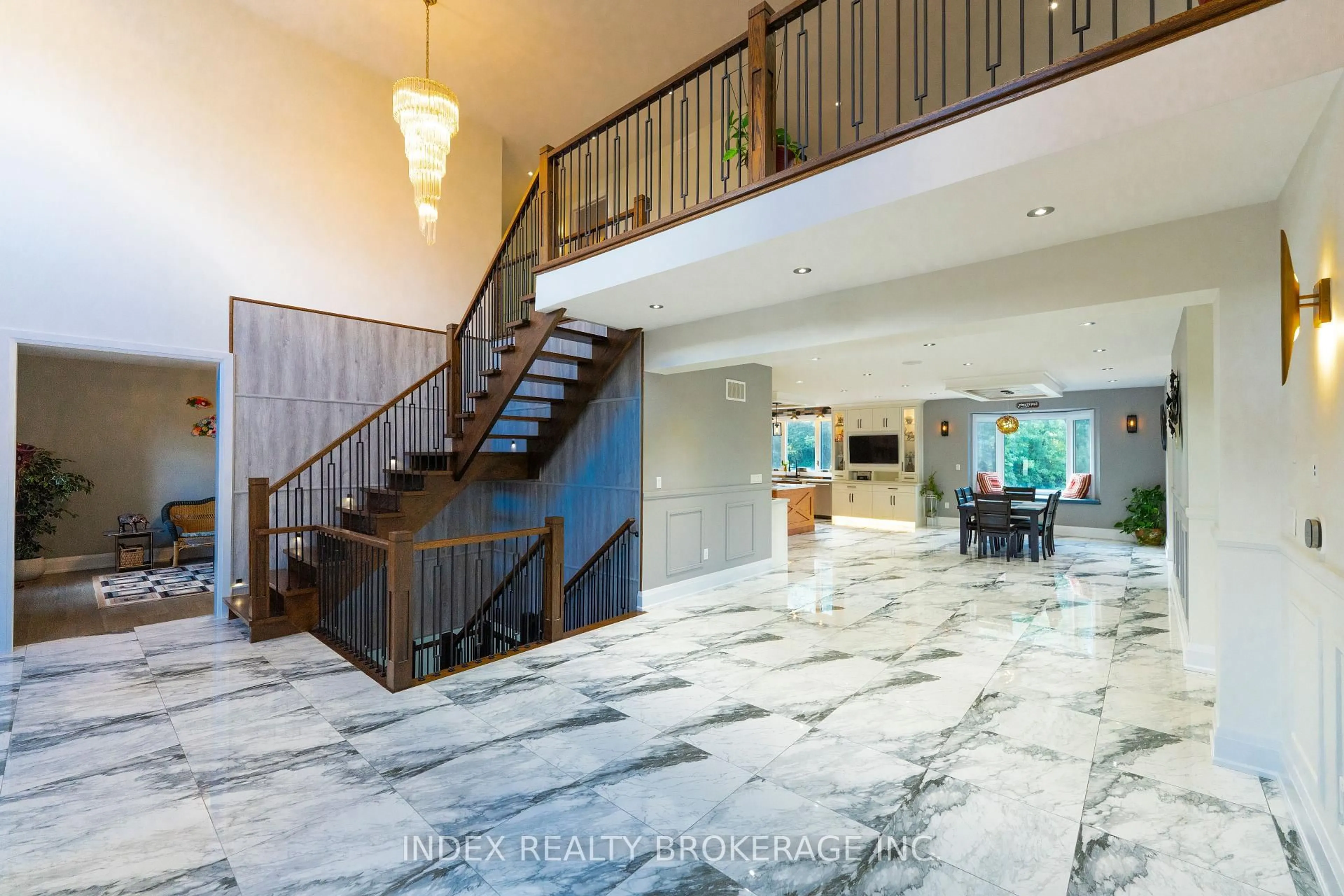 Indoor foyer for 20 Glassford Crt, Caledon Ontario L7K 0K7