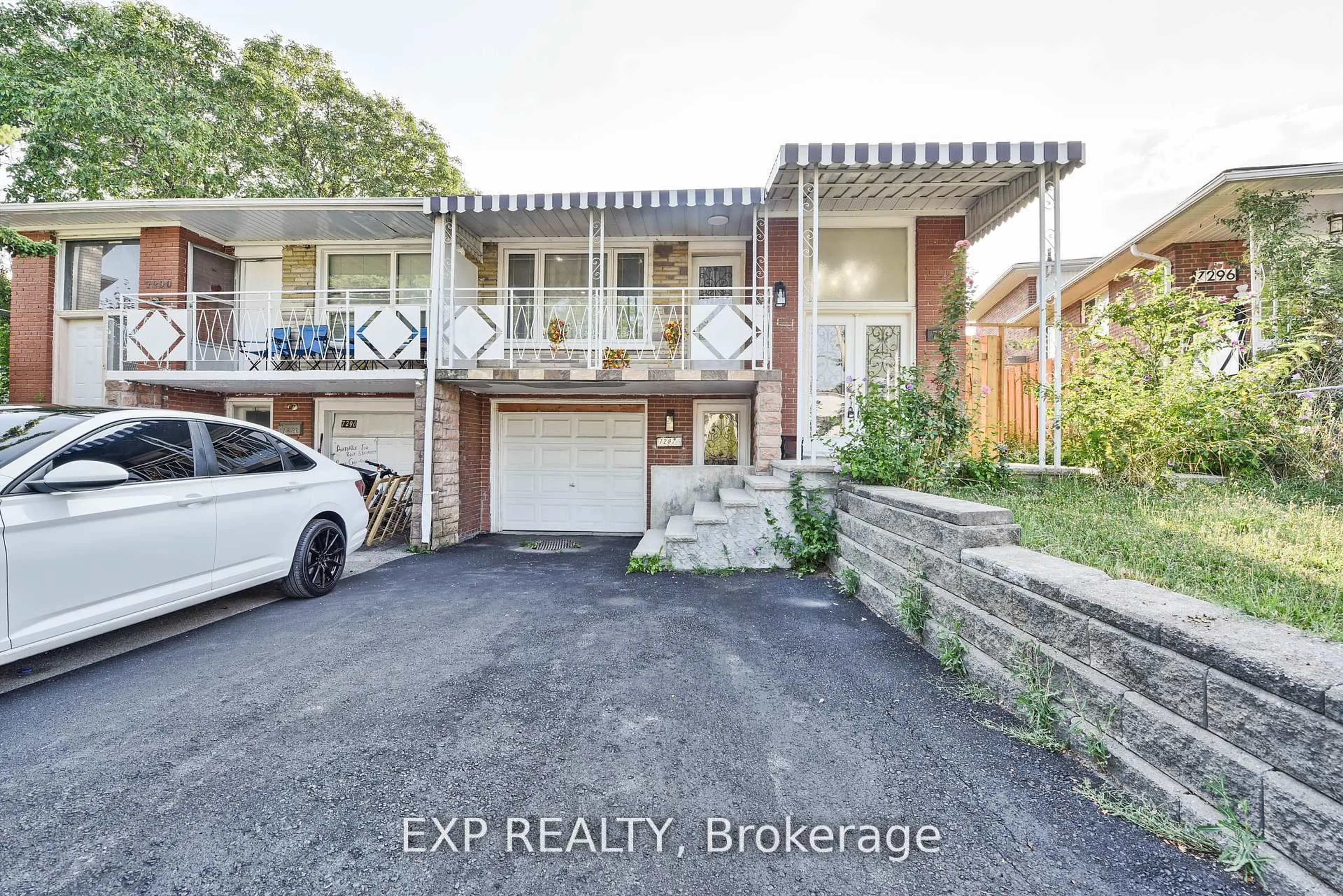 Home with brick exterior material, street for 7292 Redfox Rd, Mississauga Ontario L4T 2L8