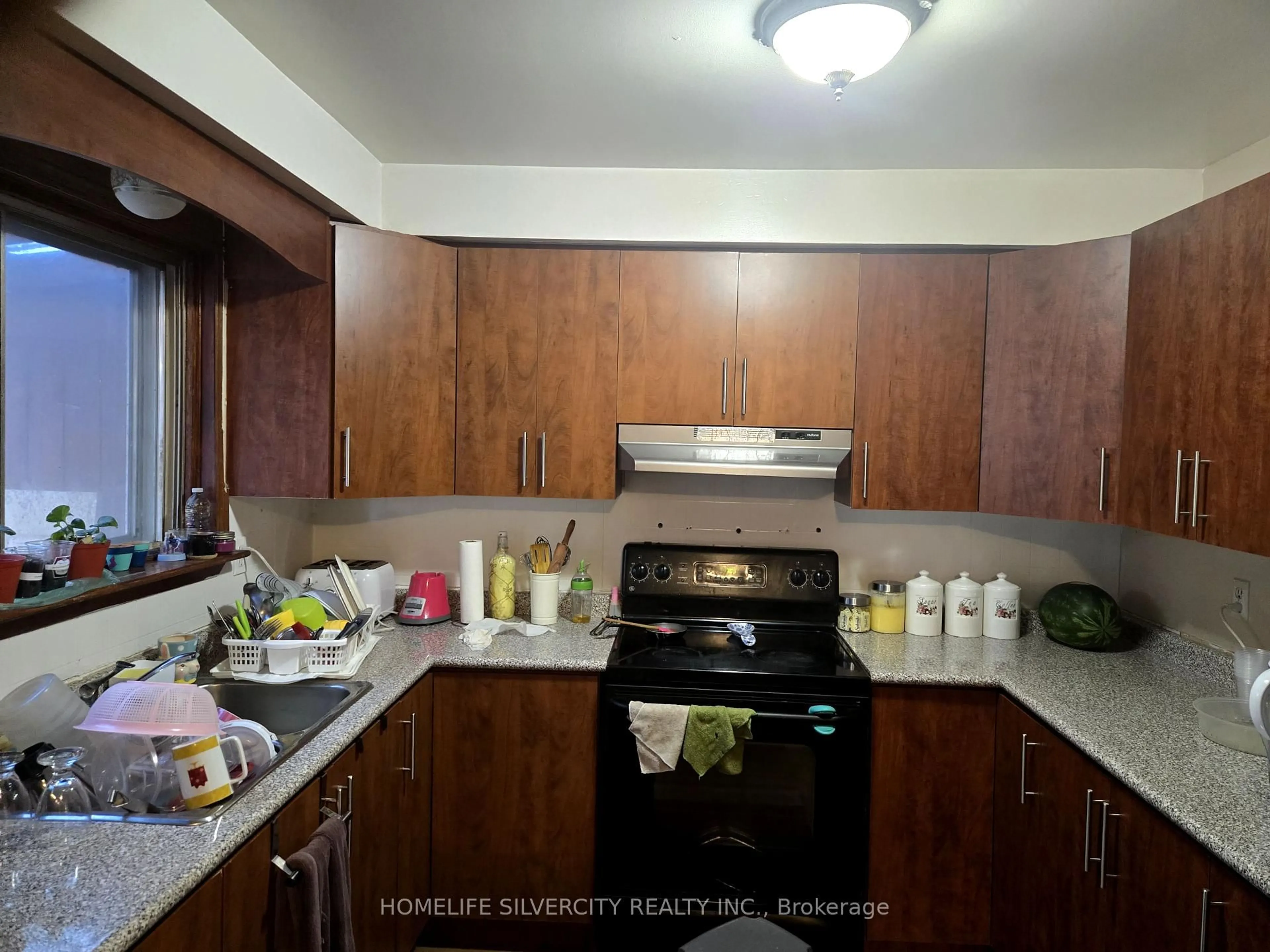 Standard kitchen, wood/laminate floor for 7585 Wrenwood Cres, Mississauga Ontario L4T 2V8