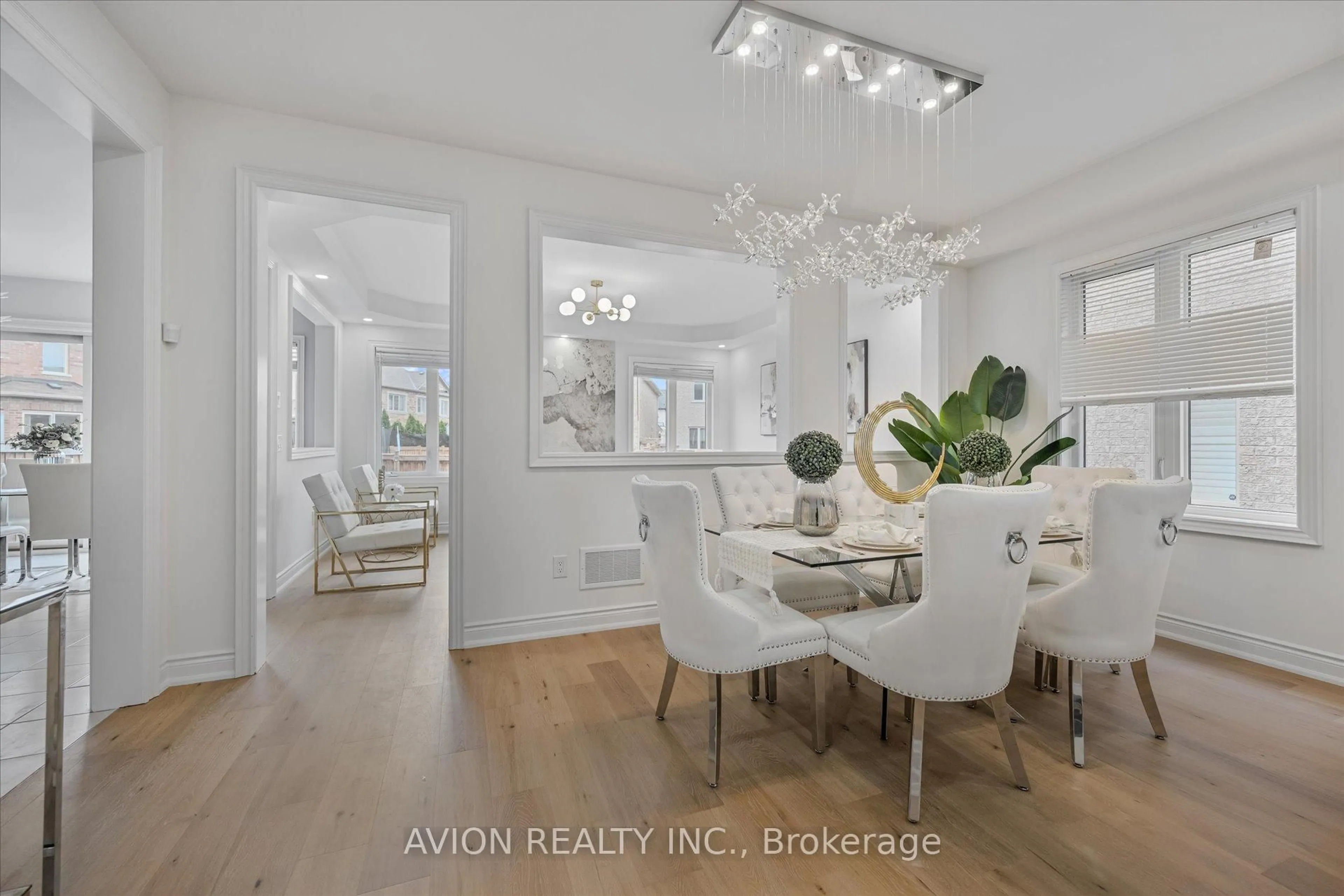 Dining room, unknown for 264 Belmore Crt, Milton Ontario L9E 1H4