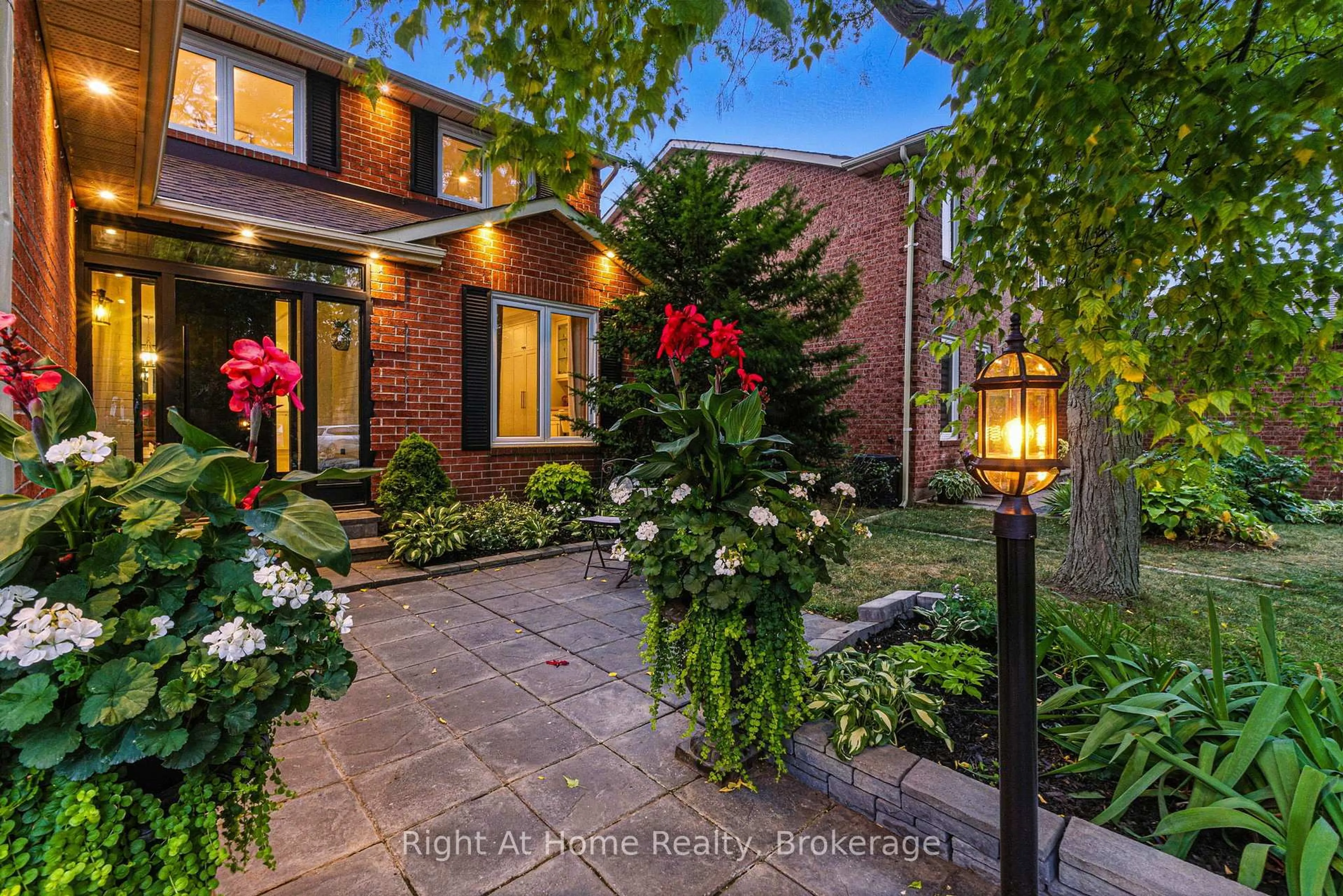 Unknown for 230 Poole Dr, Oakville Ontario L6H 3W4