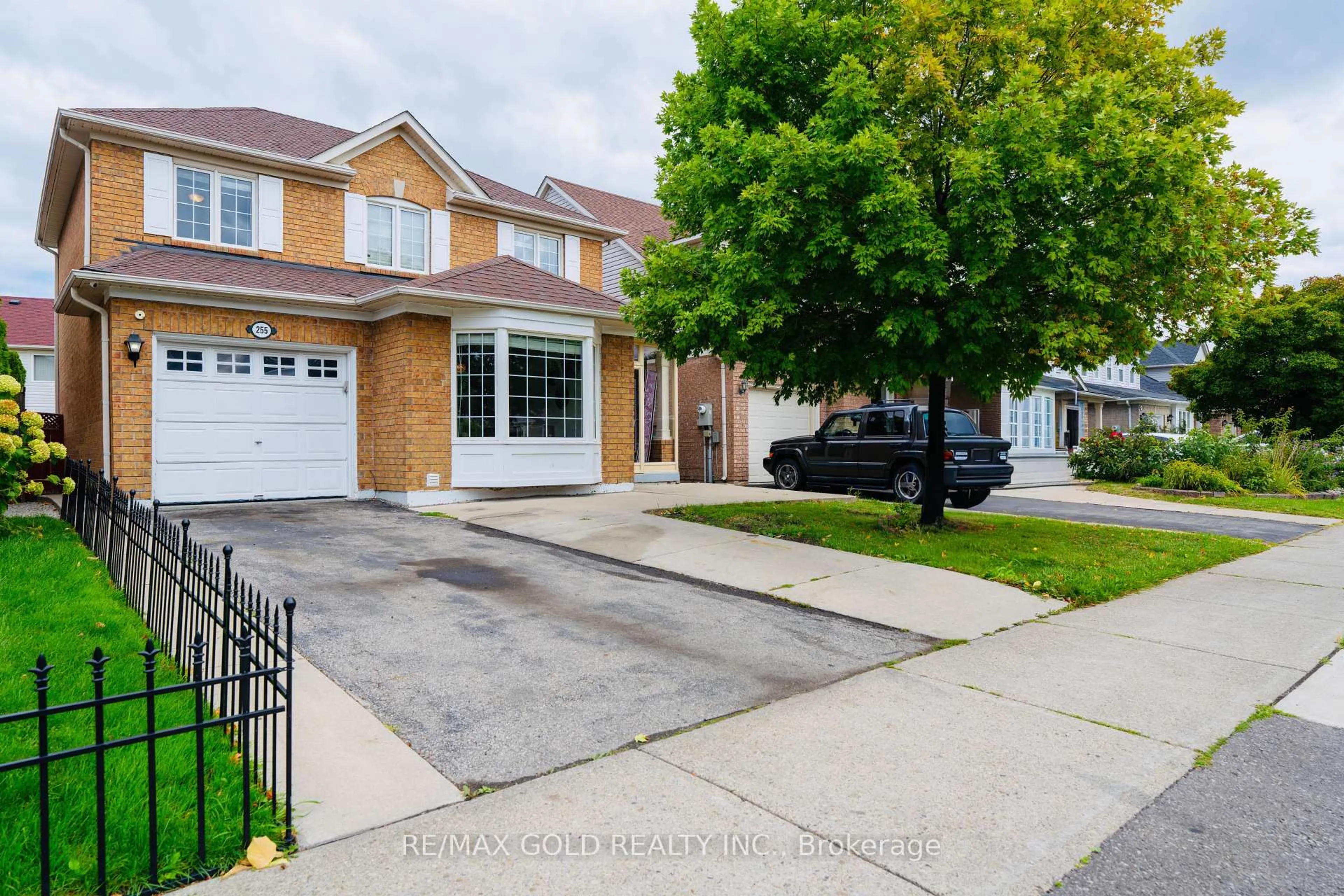 Home with brick exterior material, street for 255 Brisdale Dr, Brampton Ontario L7A 2T3
