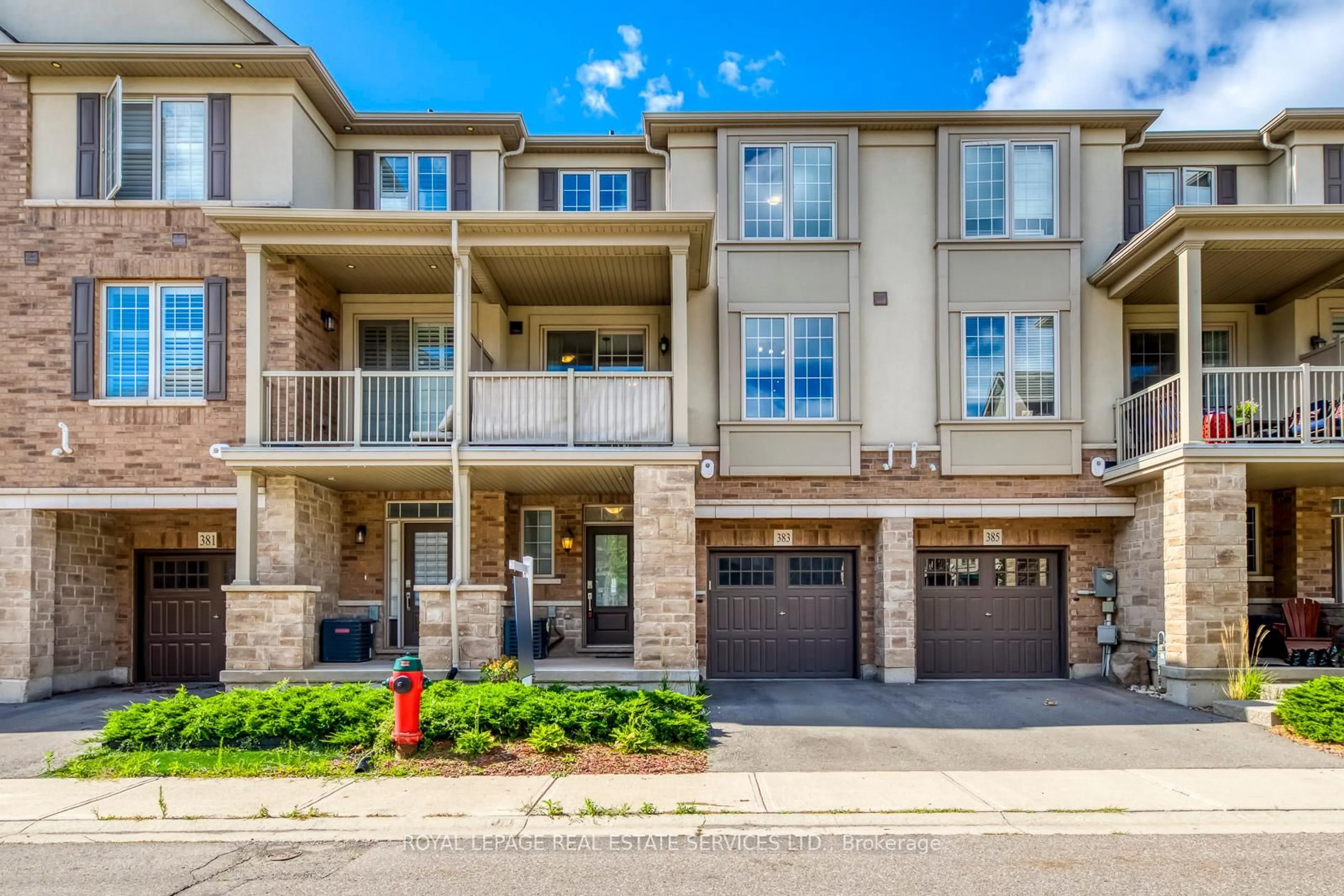 Home with brick exterior material, street for 383 Grantham Common, Oakville Ontario L6H 0P8