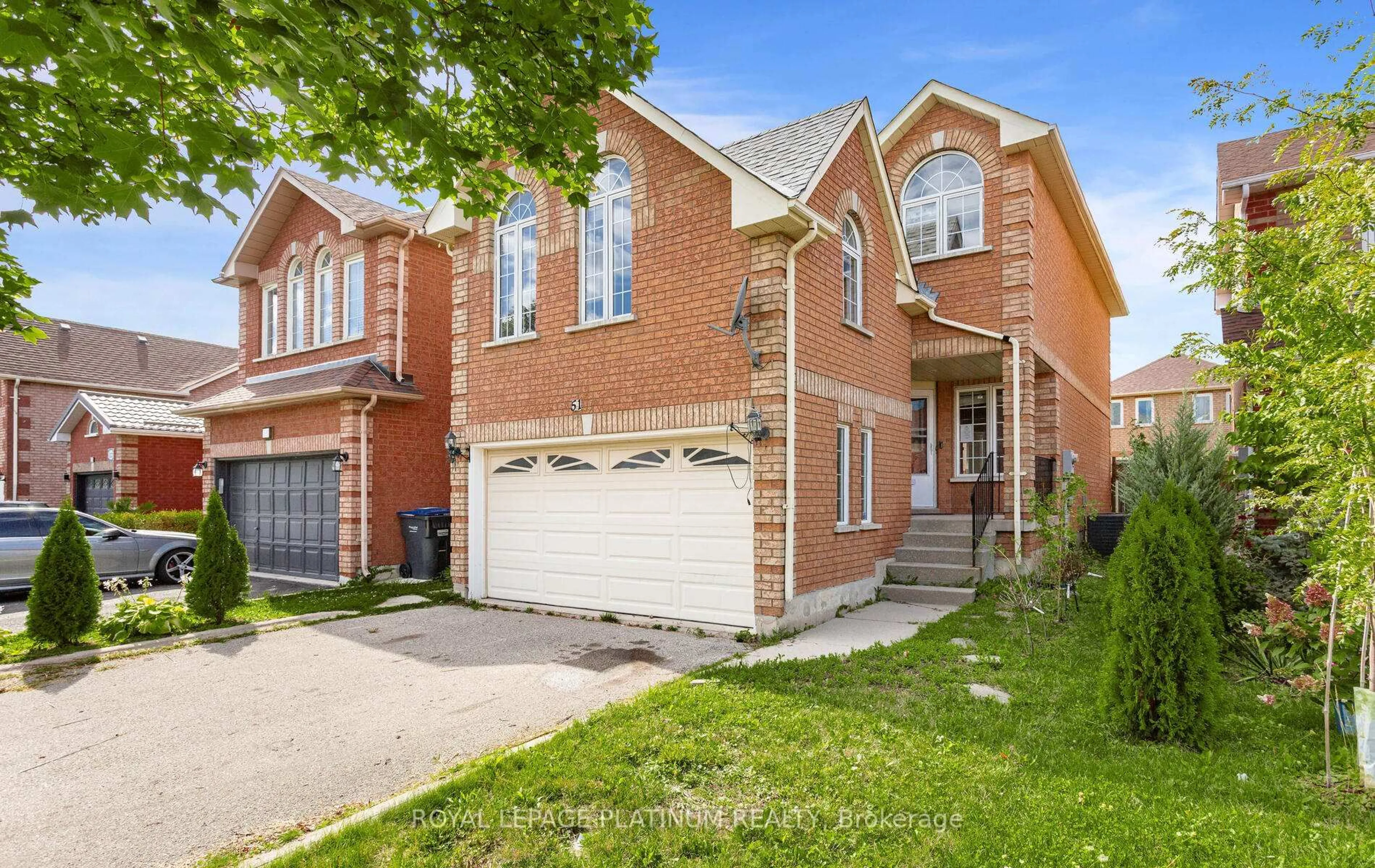 Home with brick exterior material, street for 51 Ripley Cres, Brampton Ontario L6Y 5C4