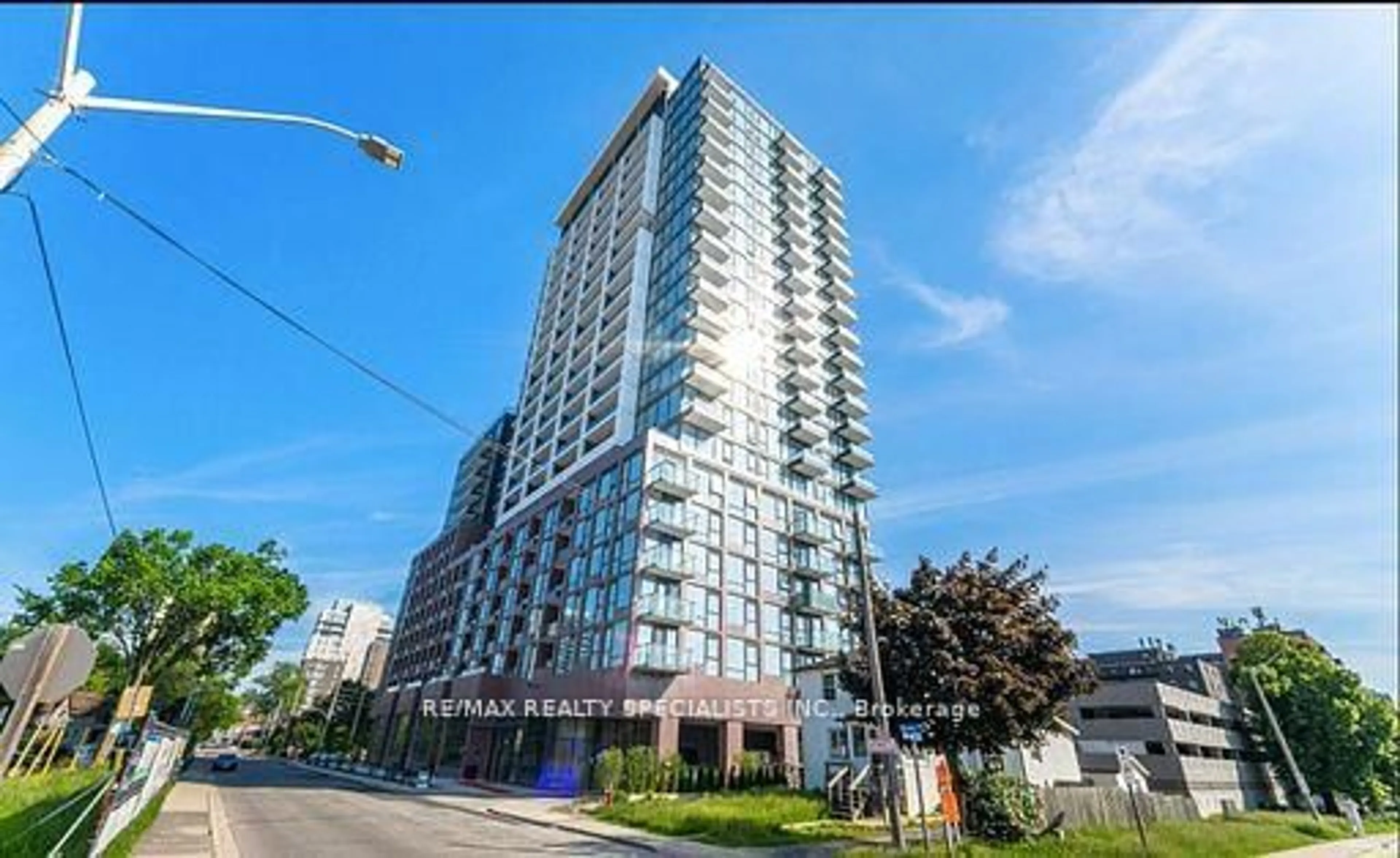 Indoor foyer for 28 ANN St #1315, Mississauga Ontario L5G 3G1