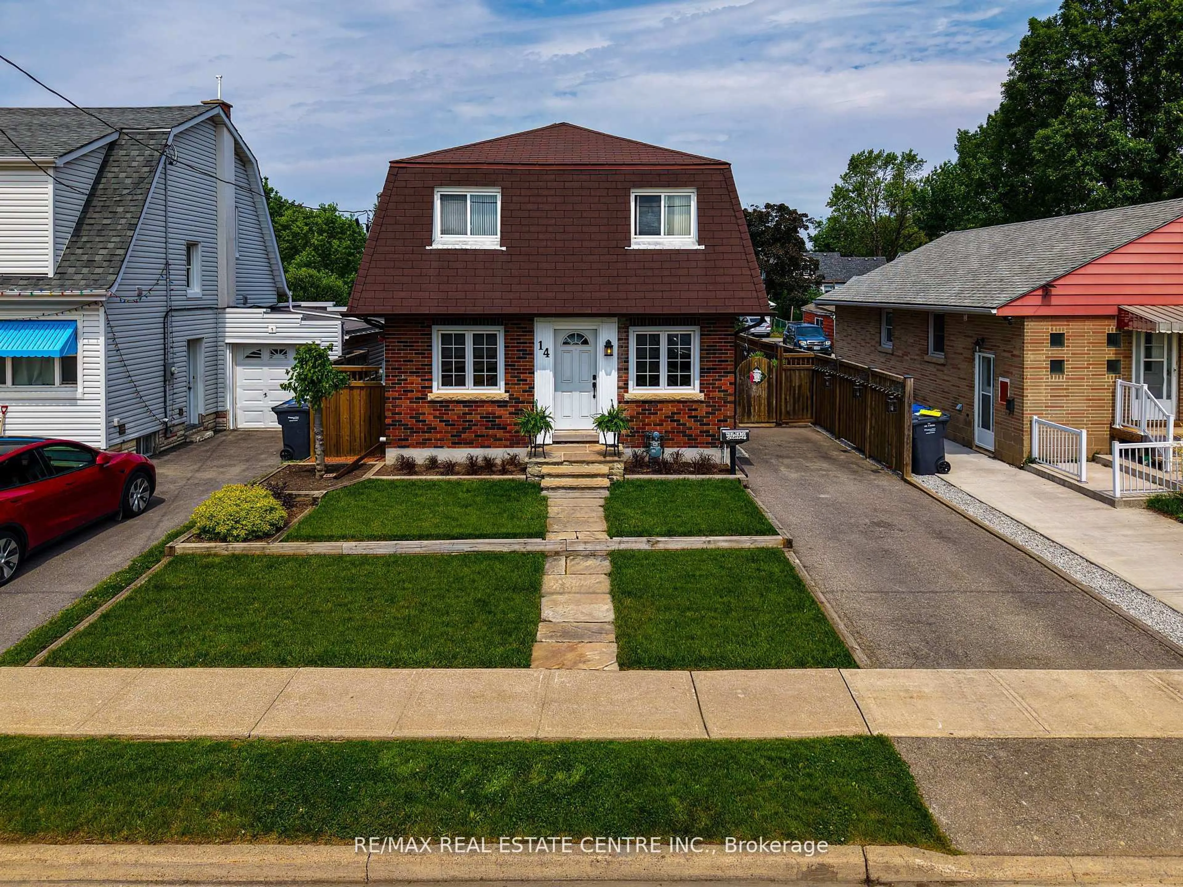 A pic from outside/outdoor area/front of a property/back of a property/a pic from drone, street for 14 Royce Ave, Brampton Ontario L6Y 1J5