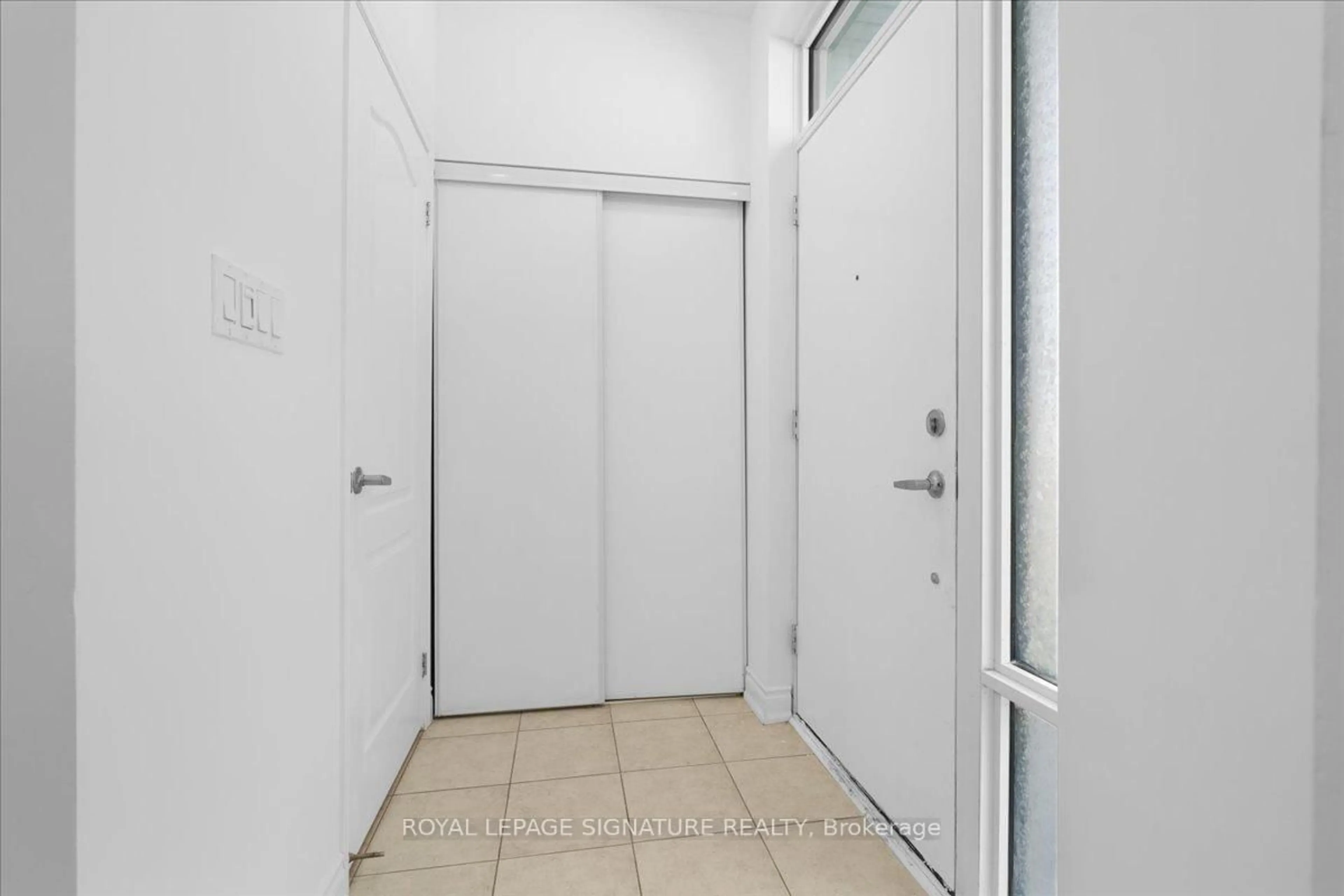 Unknown for 35 Applewood Lane #61, Toronto Ontario M9C 0C1