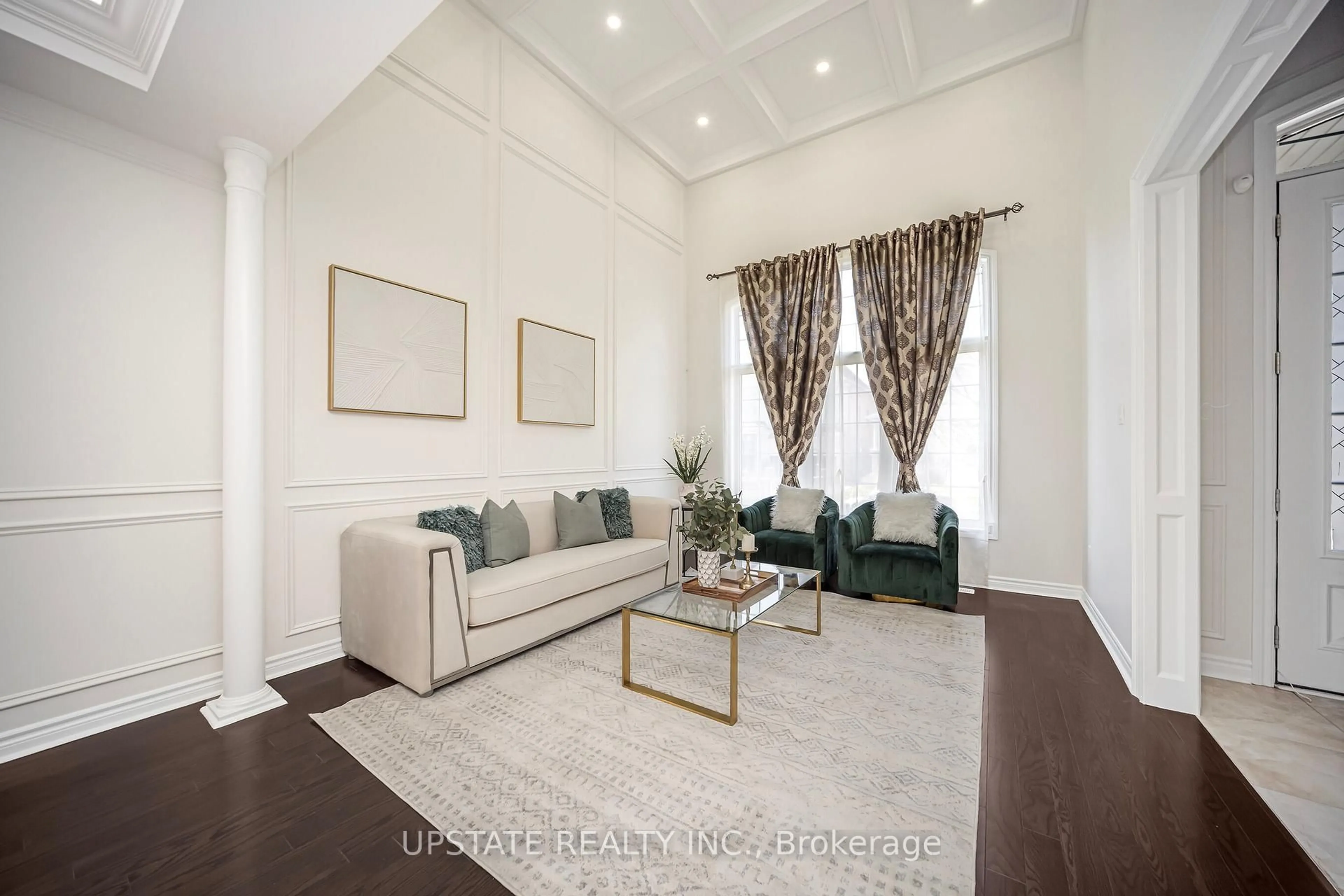 Living room with furniture, wood/laminate floor for 17 Annual Circ, Brampton Ontario L6X 2M2
