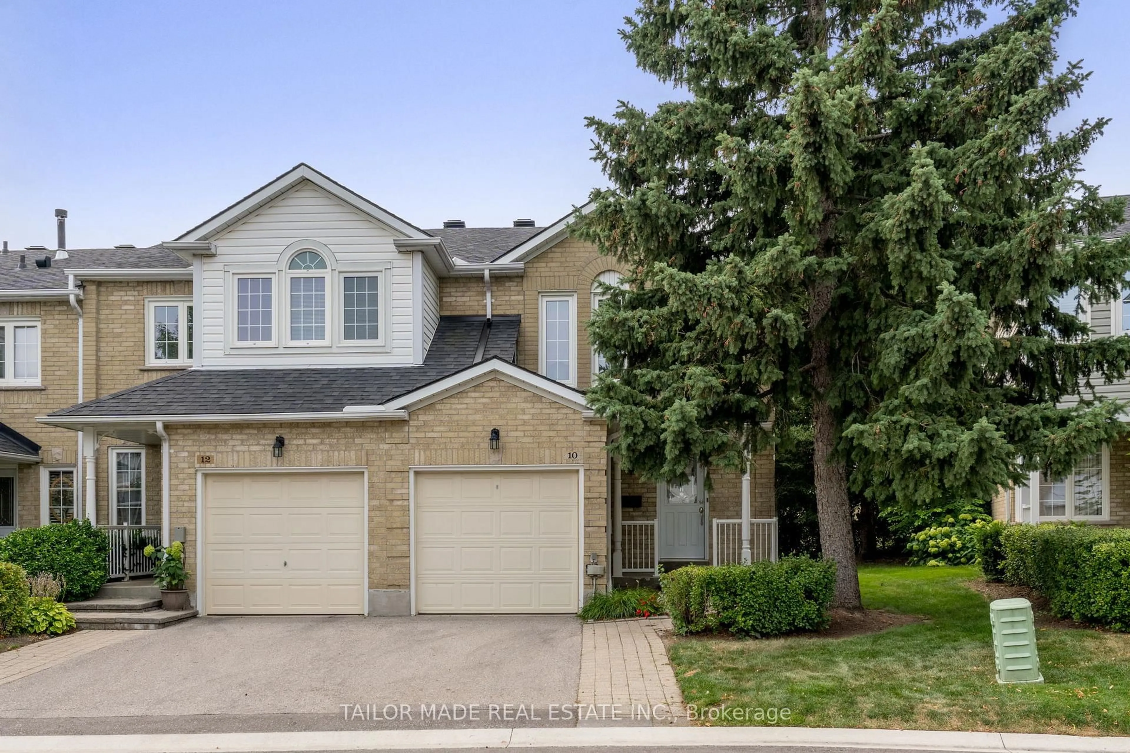 Home with brick exterior material, street for 10 Heathcliffe Sq, Brampton Ontario L6S 5P8