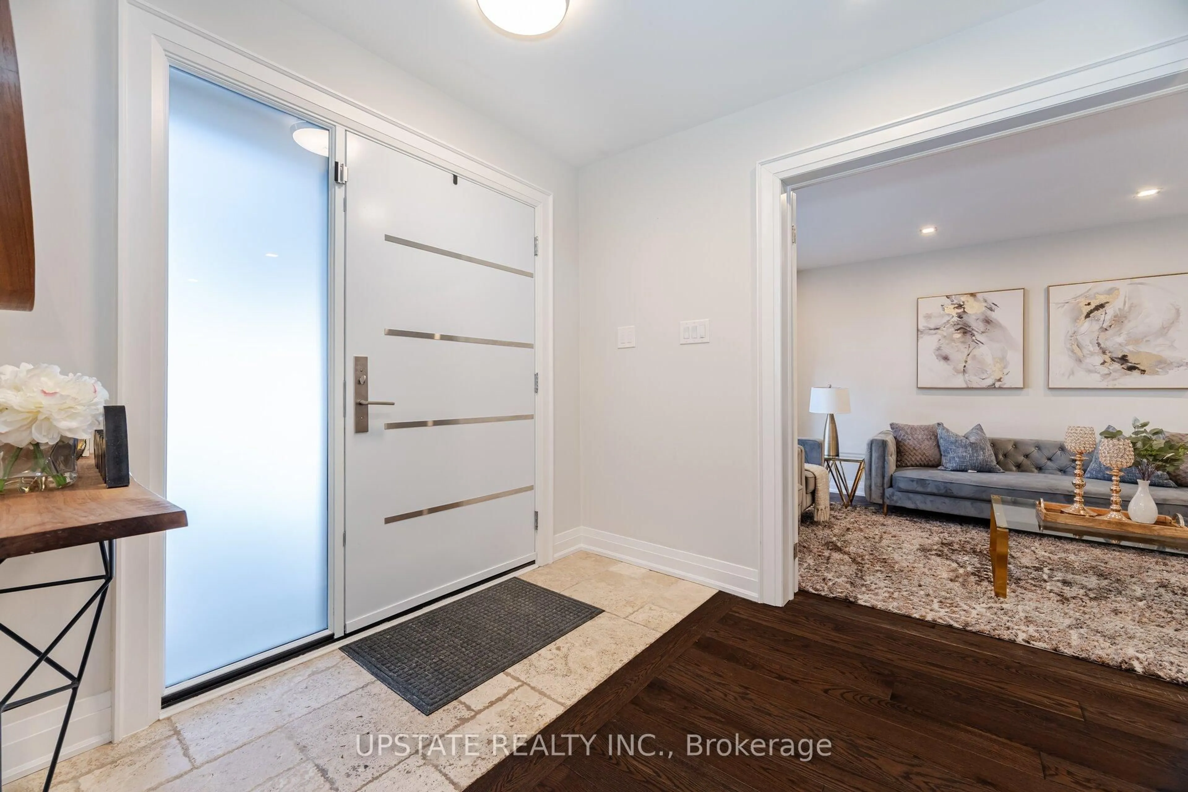 Indoor entryway for 99 Kenpark Ave, Brampton Ontario L6Z 3K5