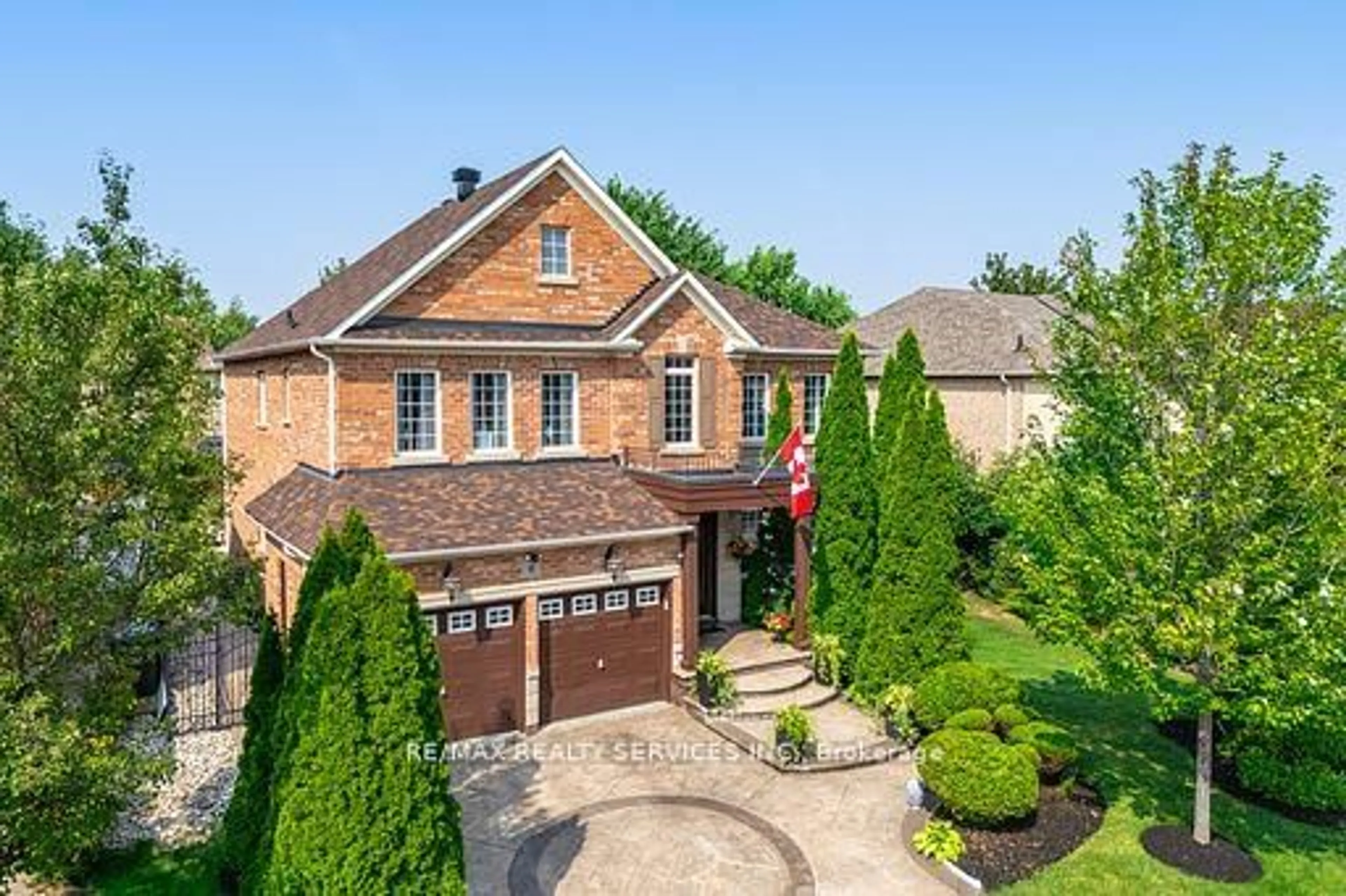 A pic from outside/outdoor area/front of a property/back of a property/a pic from drone, street for 6 Hugo Rd, Brampton Ontario L6P 1W4
