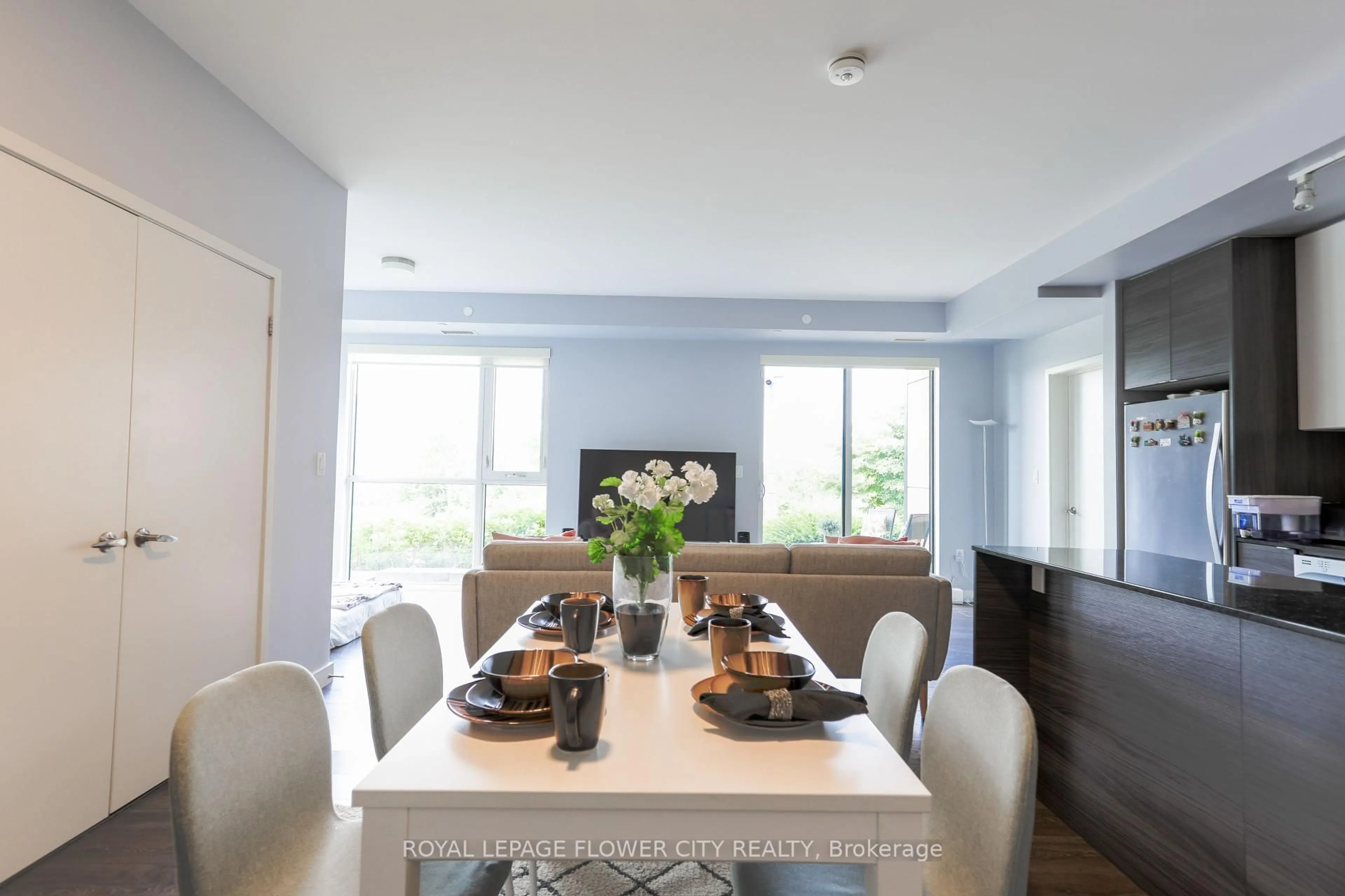 Dining room, unknown for 210 Sabina Dr #112, Oakville Ontario L6H 0W6