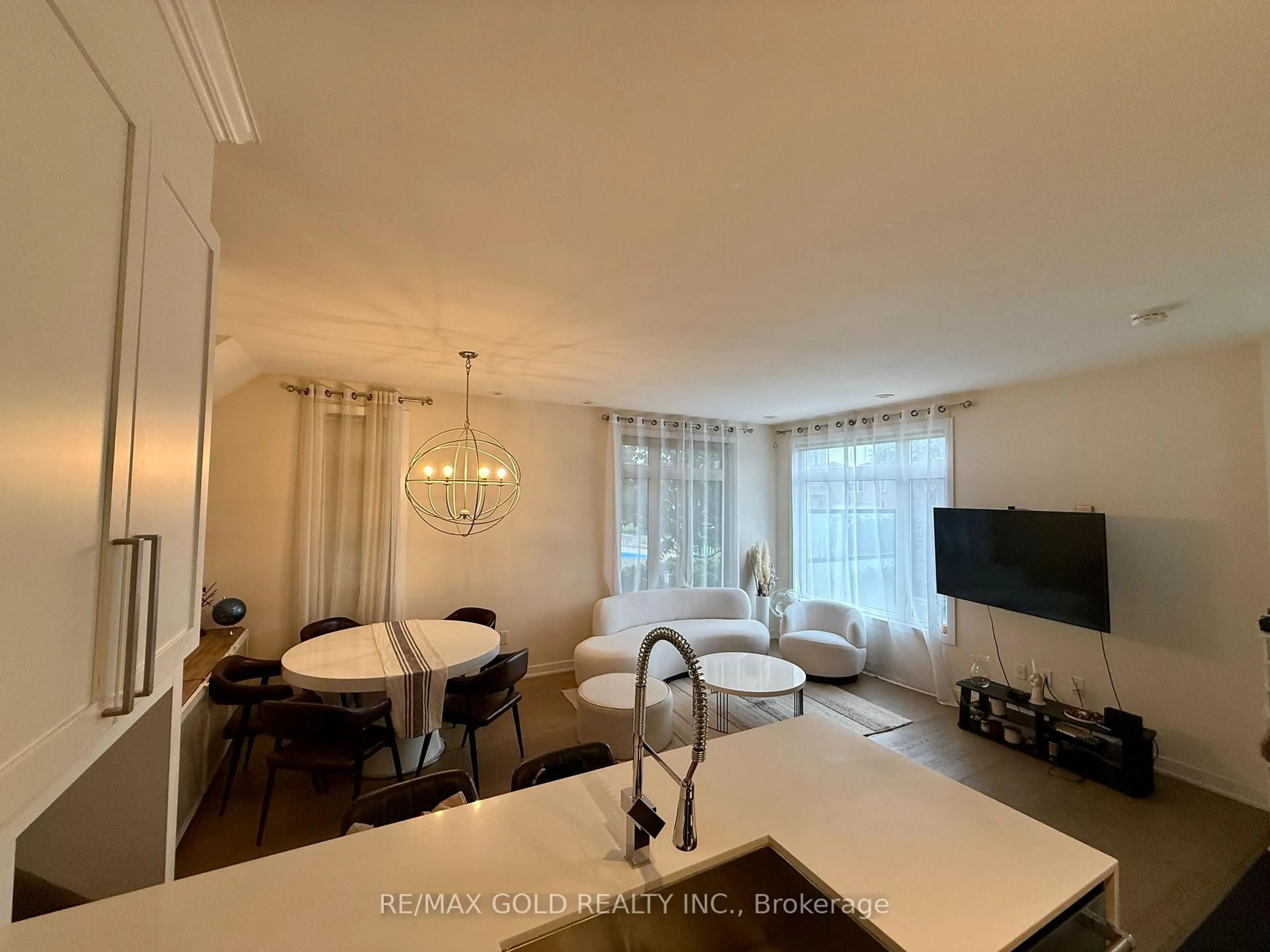 A pic of a room for 4050 Parkside Village Dr #10, Mississauga Ontario L5B 0K2