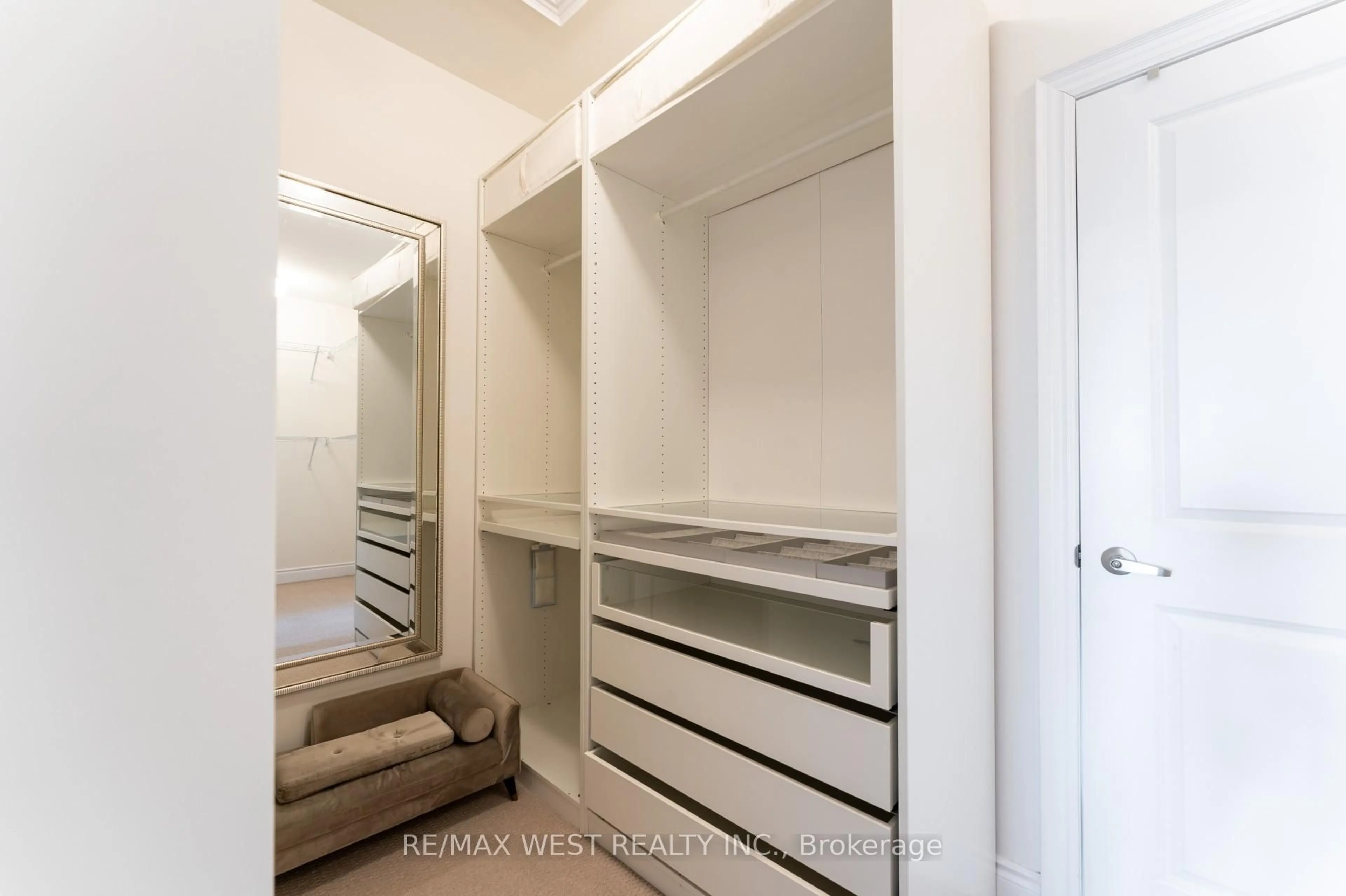 Storage room or clothes room or walk-in closet for 2172 Trafalgar Rd #19, Oakville Ontario L6H 7H2