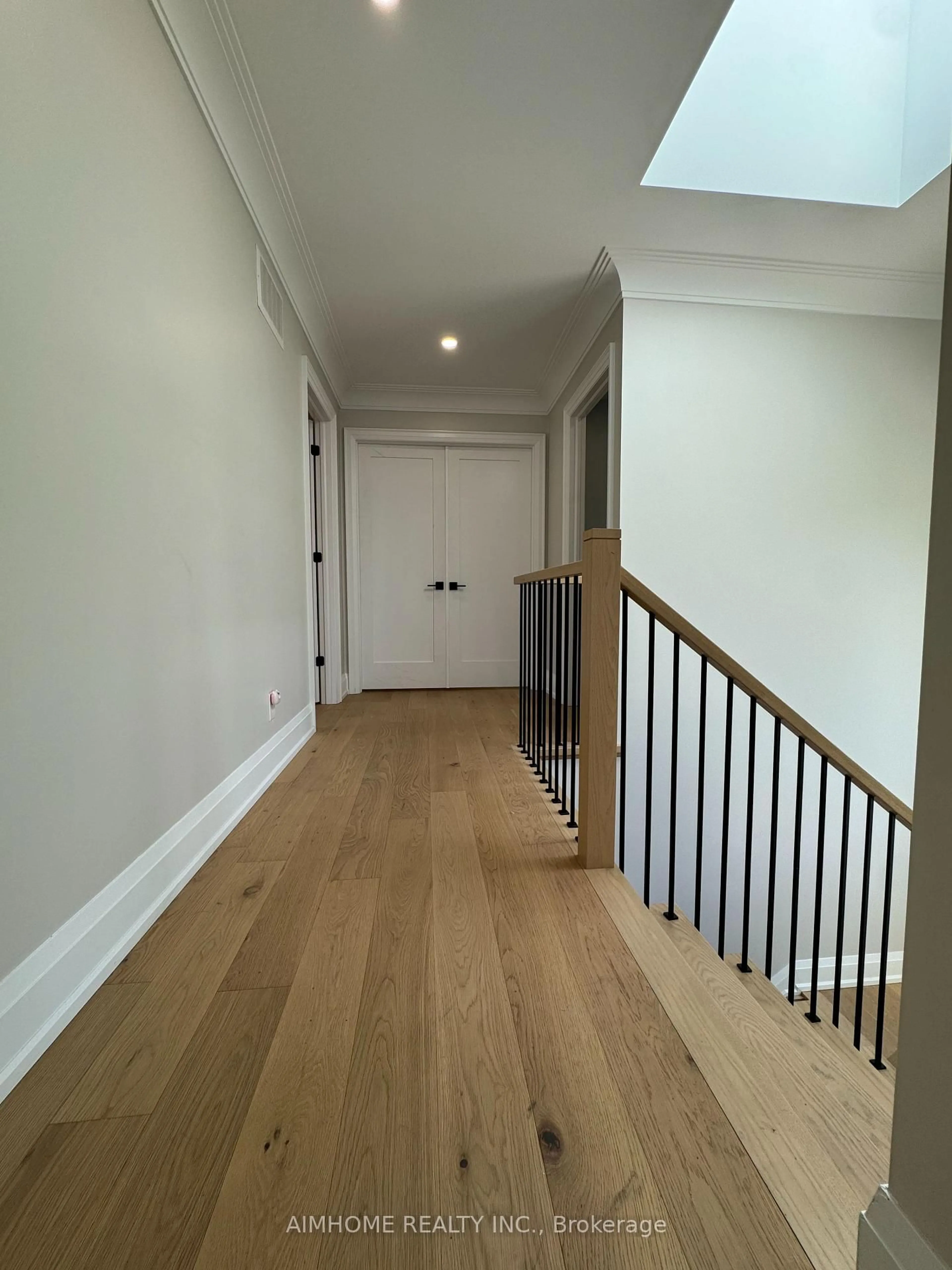 Unknown for 1104 Edgeleigh Ave, Mississauga Ontario L5E 2G3