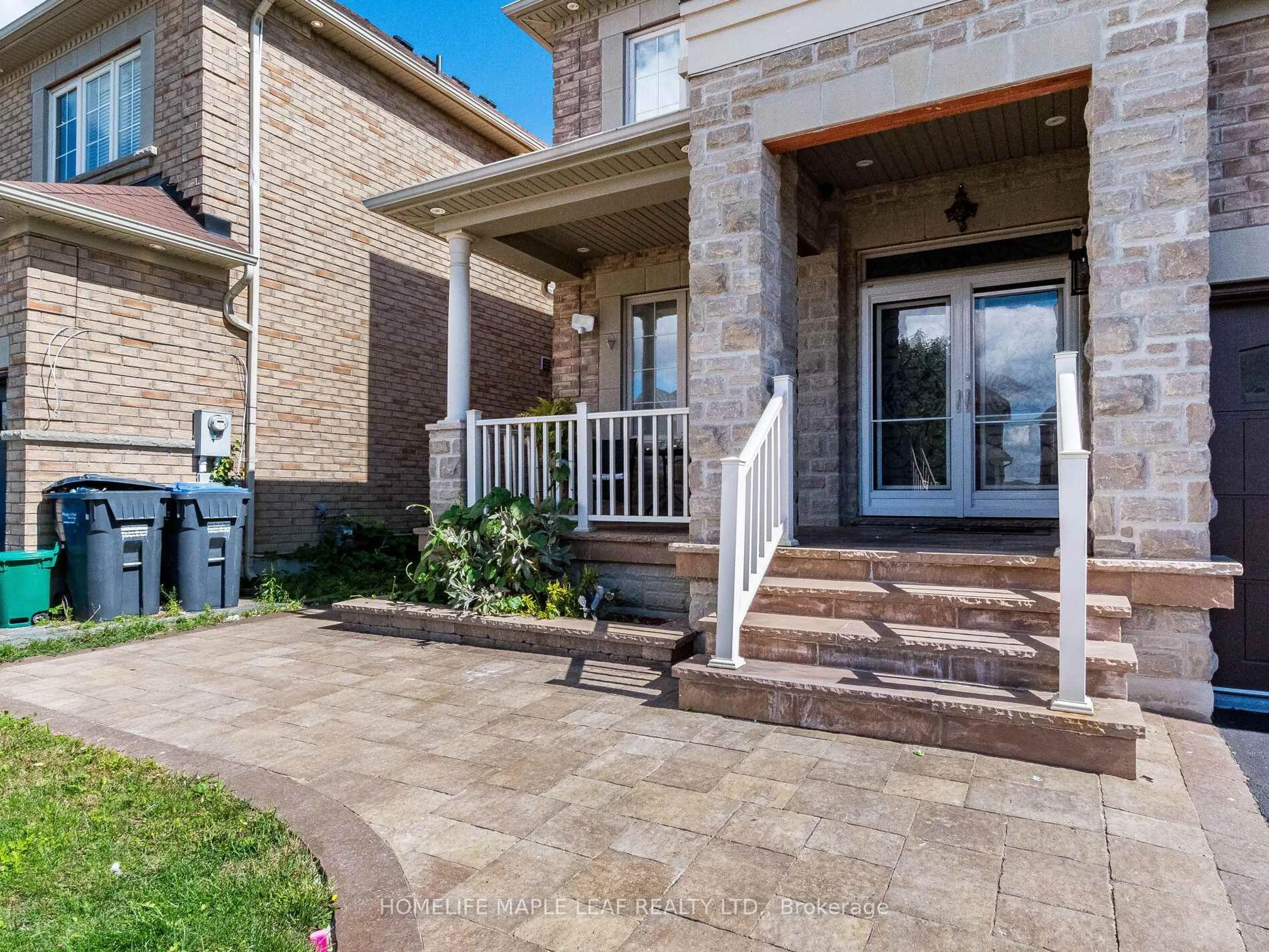 Home with brick exterior material, street for 39 Birch Tree Tr, Brampton Ontario L6P 3W1
