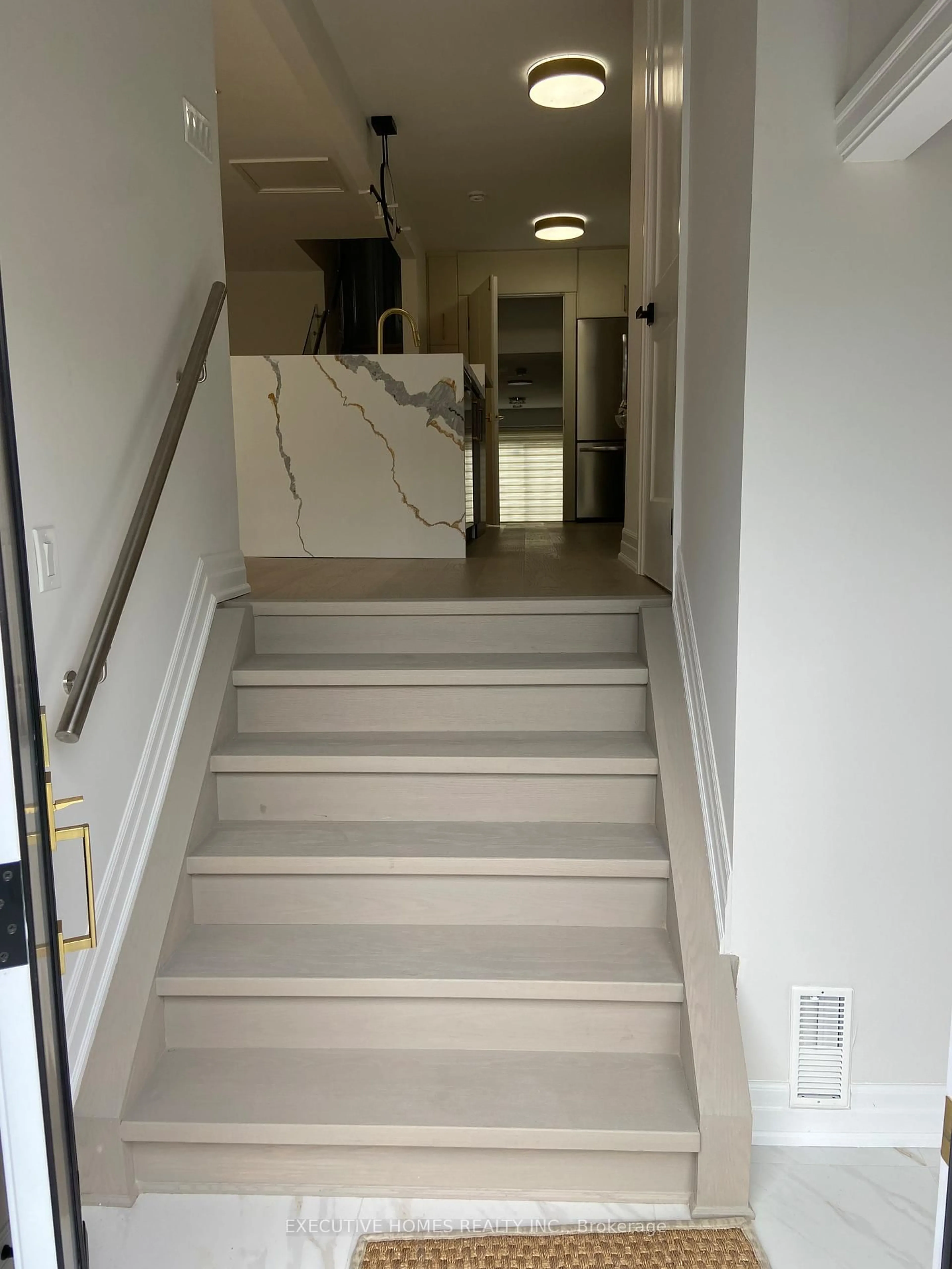 Stairs for 2685 Windjammer Rd, Mississauga Ontario L5L 1T3