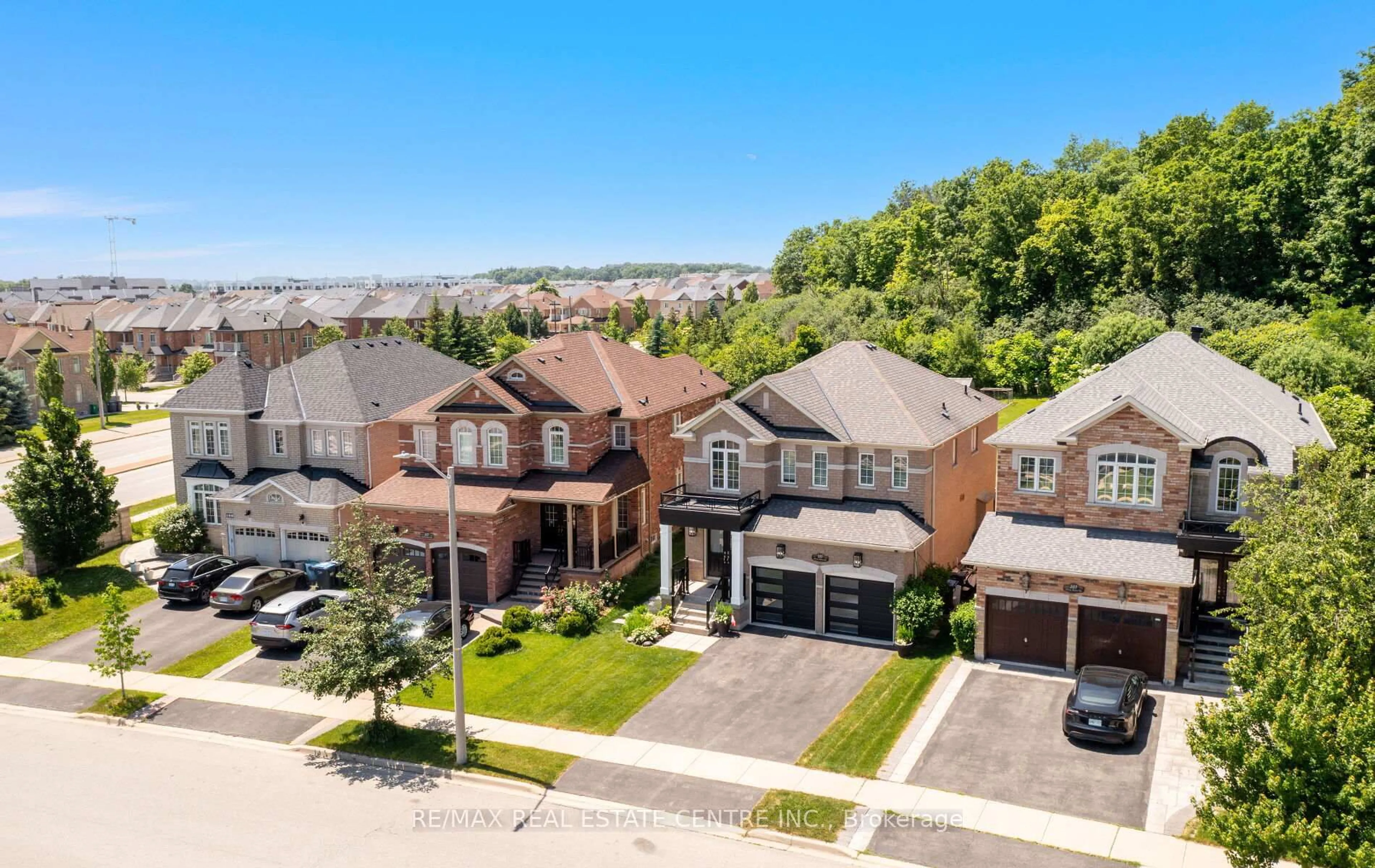 A pic from outside/outdoor area/front of a property/back of a property/a pic from drone, mountain view for 105 Olivia Marie Rd, Brampton Ontario L6Y 0N1