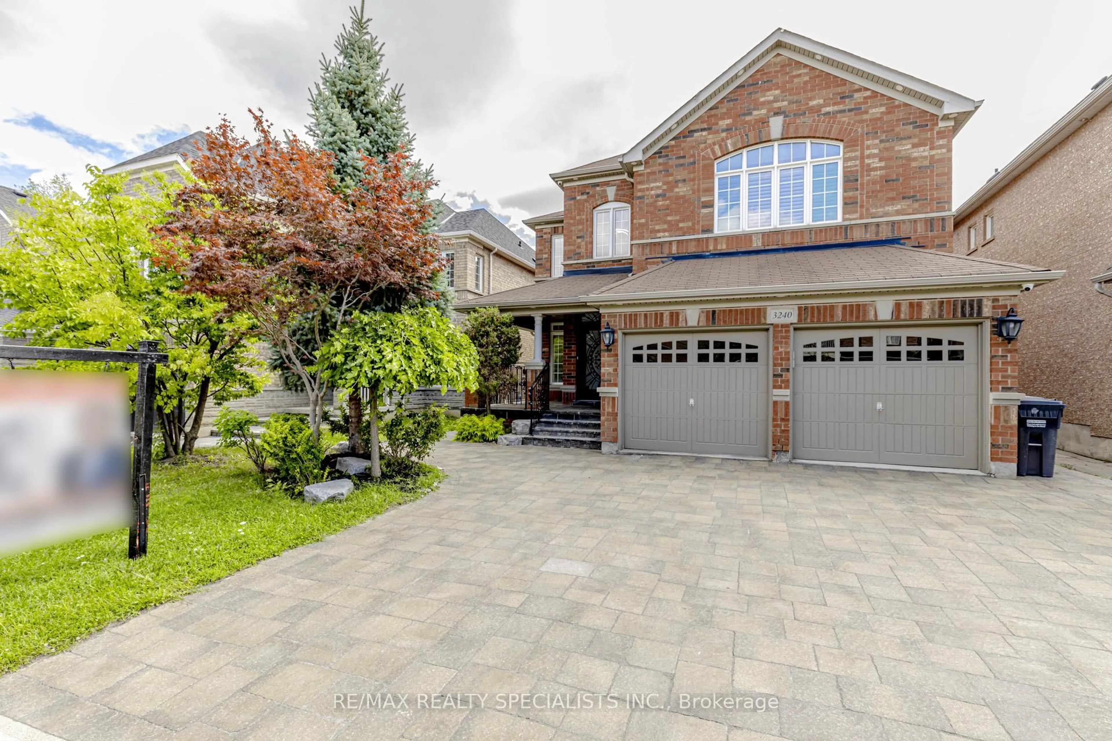 Home with brick exterior material, street for 3240 Tacc Dr, Mississauga Ontario L5M 0H3