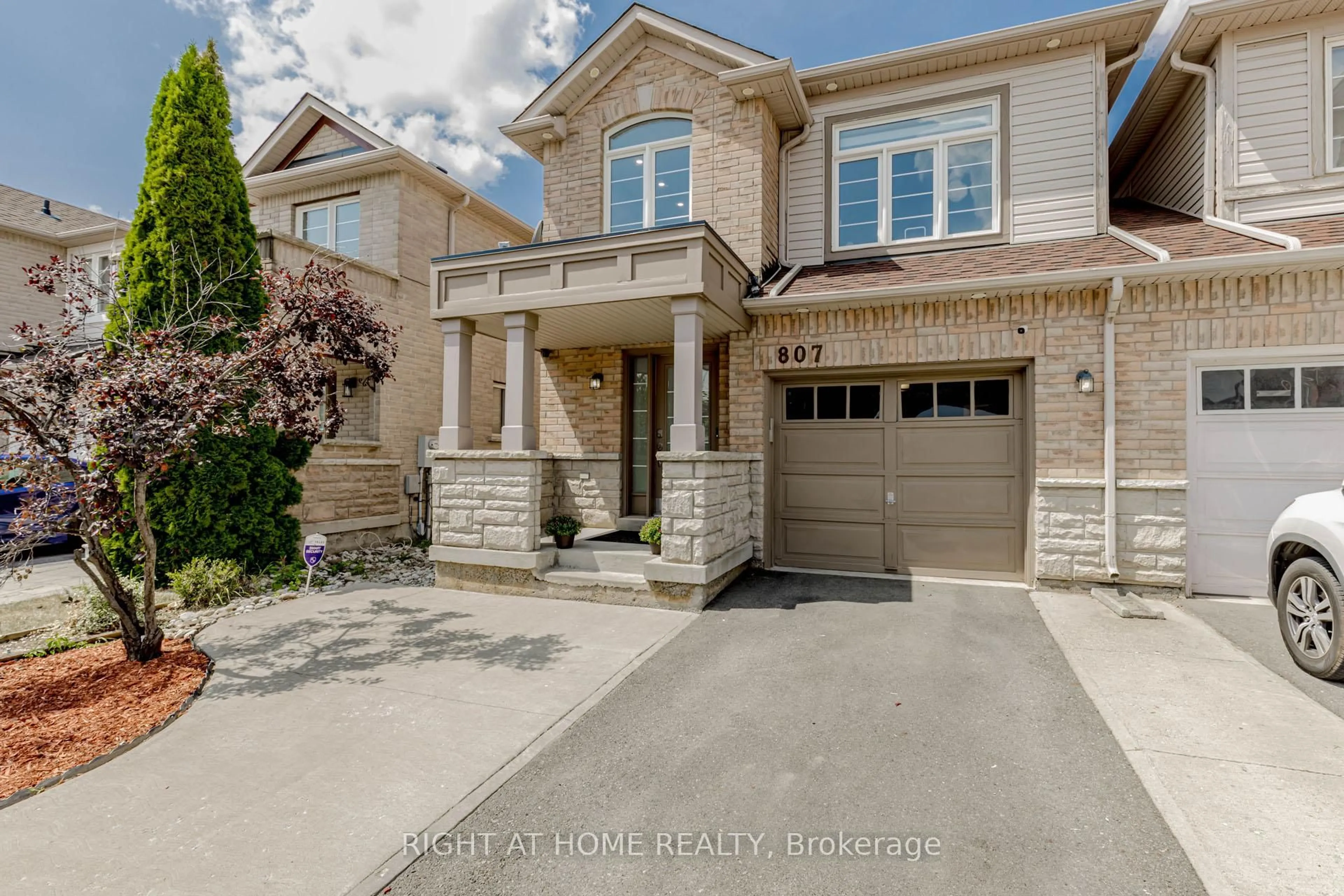 Home with brick exterior material, street for 807 Gleeson Rd, Milton Ontario L9T 0C3