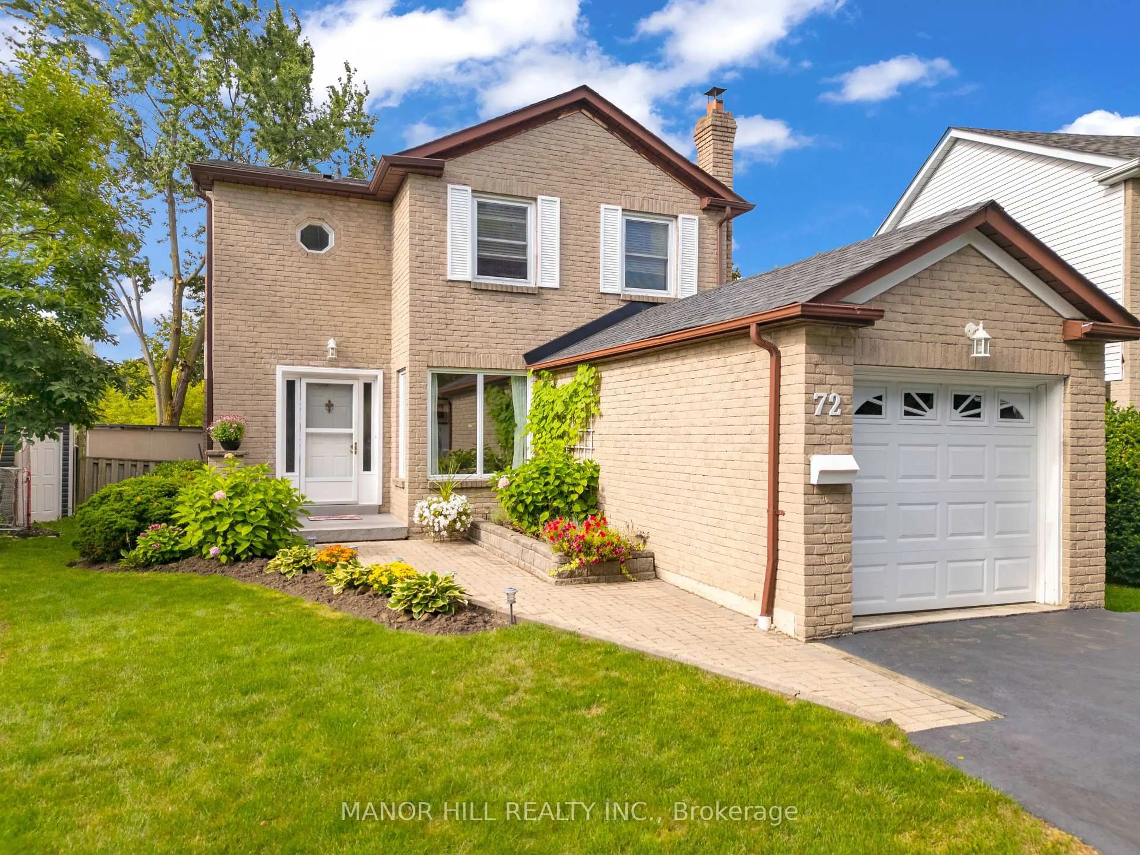 Home with brick exterior material, street for 72 Lacewood Cres, Brampton Ontario L6S 3K4
