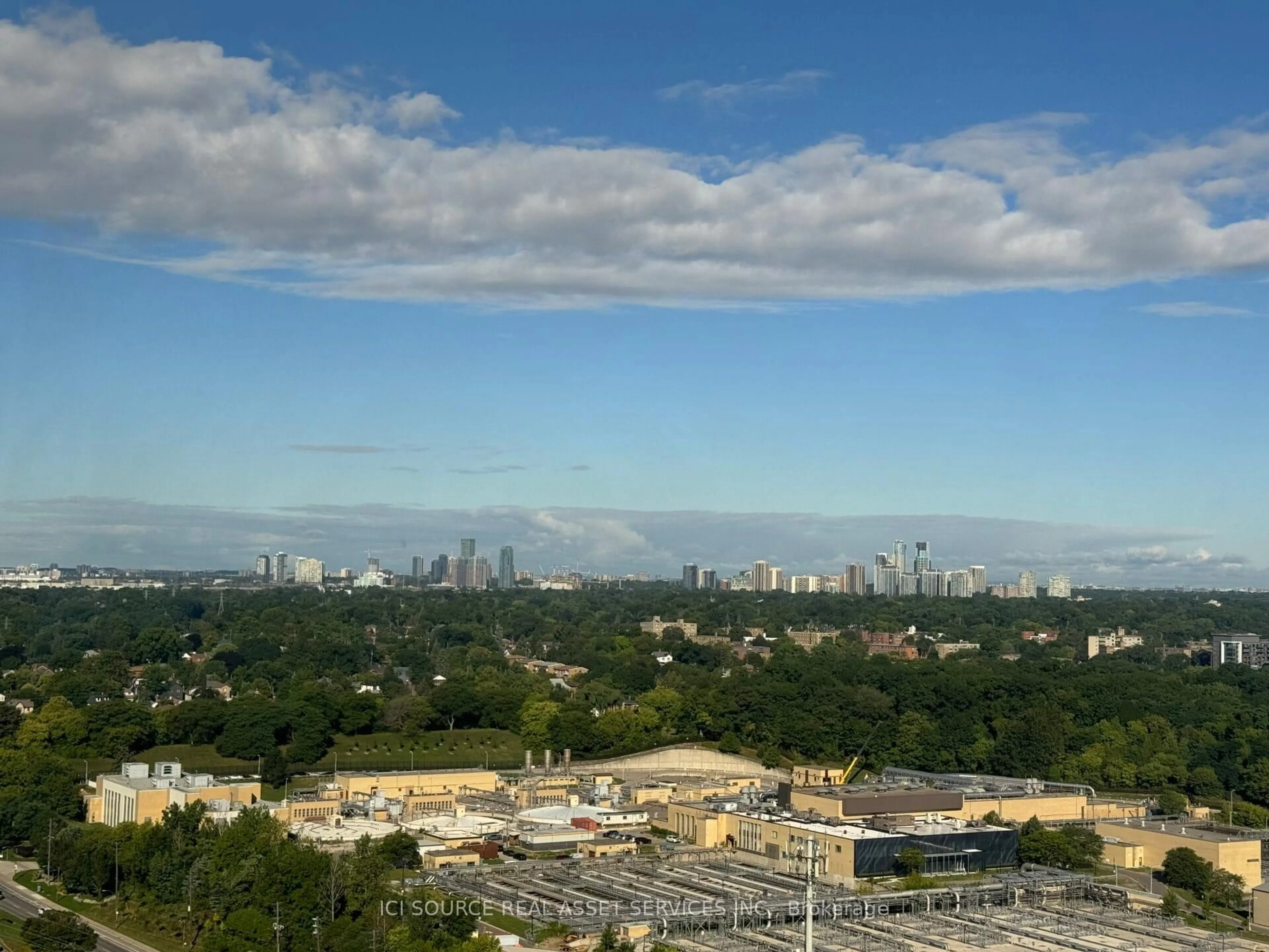 Blurry image for 2045 Lake Shore Blvd #2703, Toronto Ontario M8V 2Z6