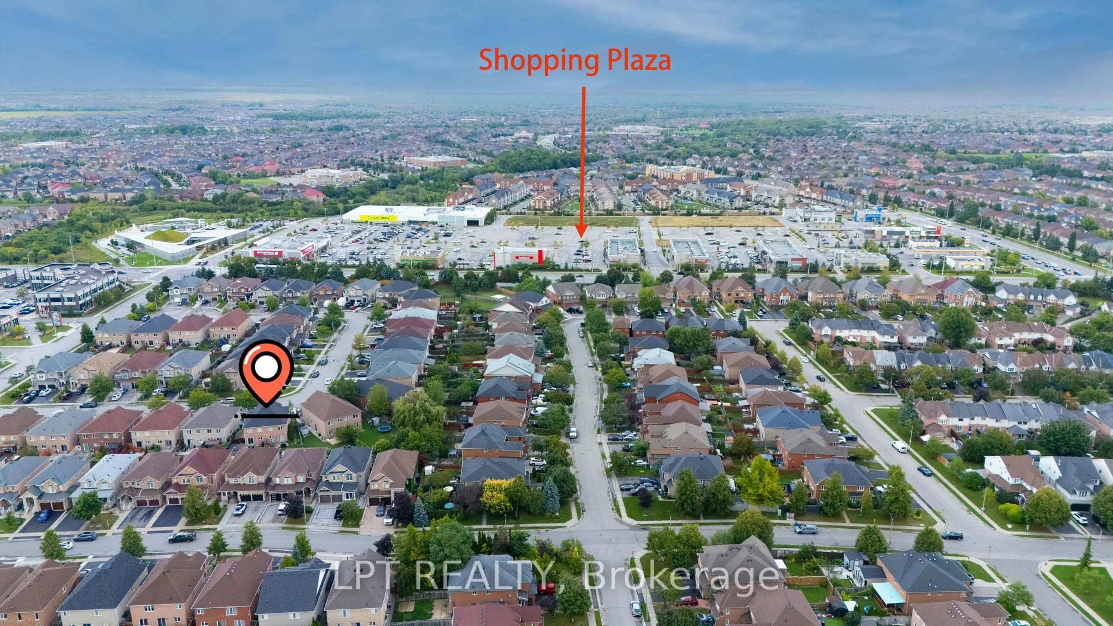 A pic from outside/outdoor area/front of a property/back of a property/a pic from drone, street for 78 Dewridge Crt, Brampton Ontario L6R 3C1
