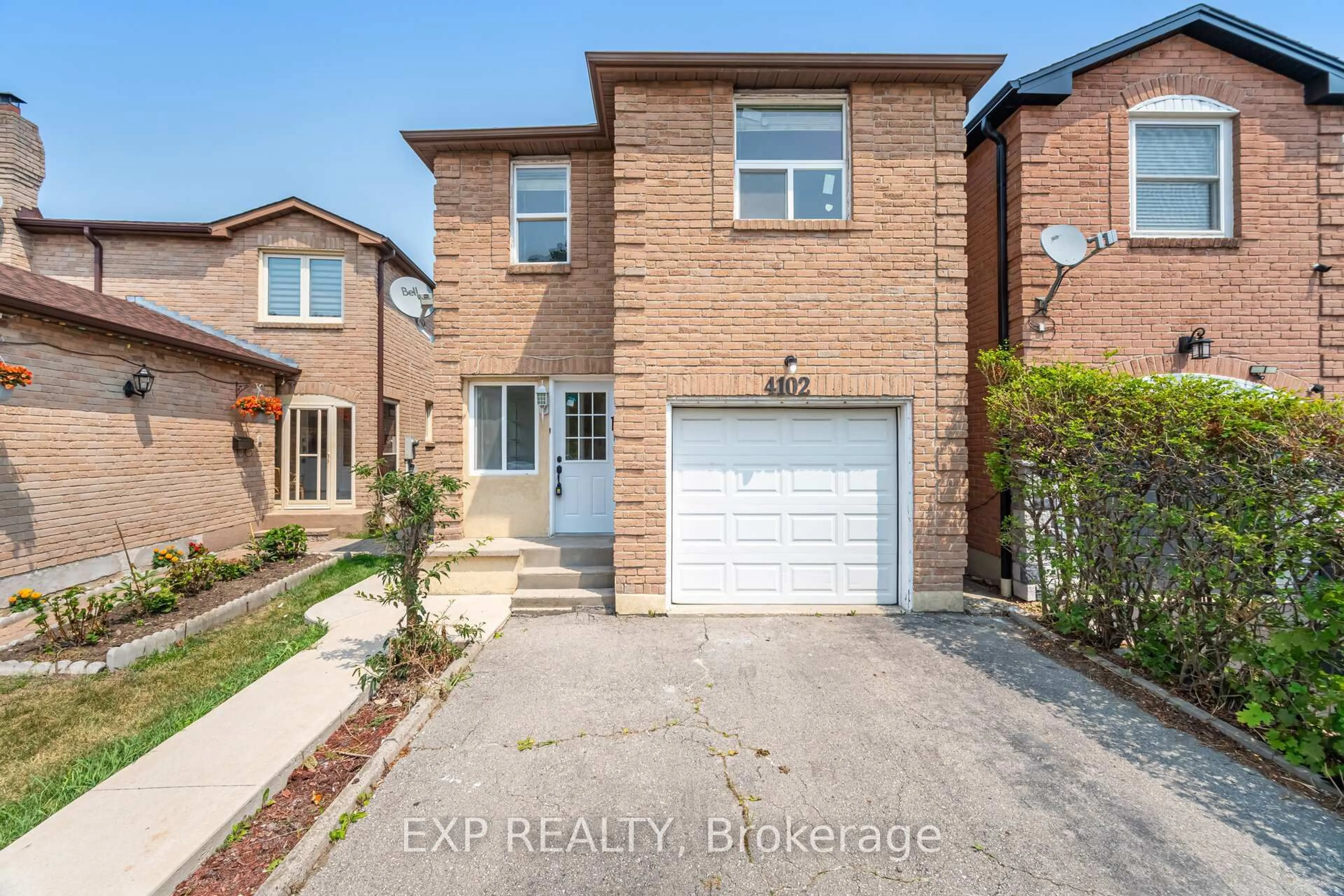 Home with brick exterior material, street for 4102 Forest Fire Cres, Mississauga Ontario L4W 3P5