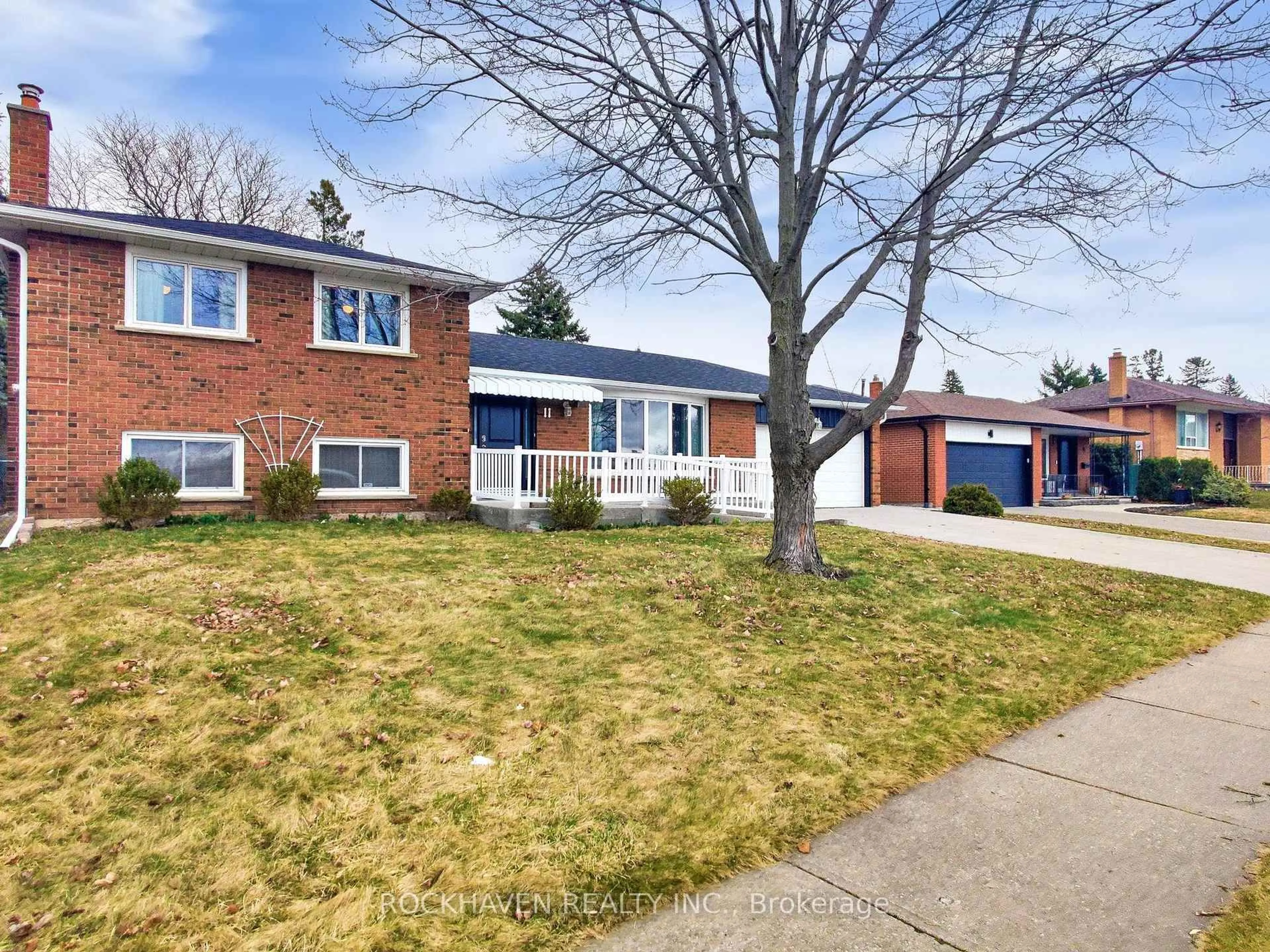 Home with brick exterior material, street for 11 Meadowland Gate, Brampton Ontario L6W 3N8