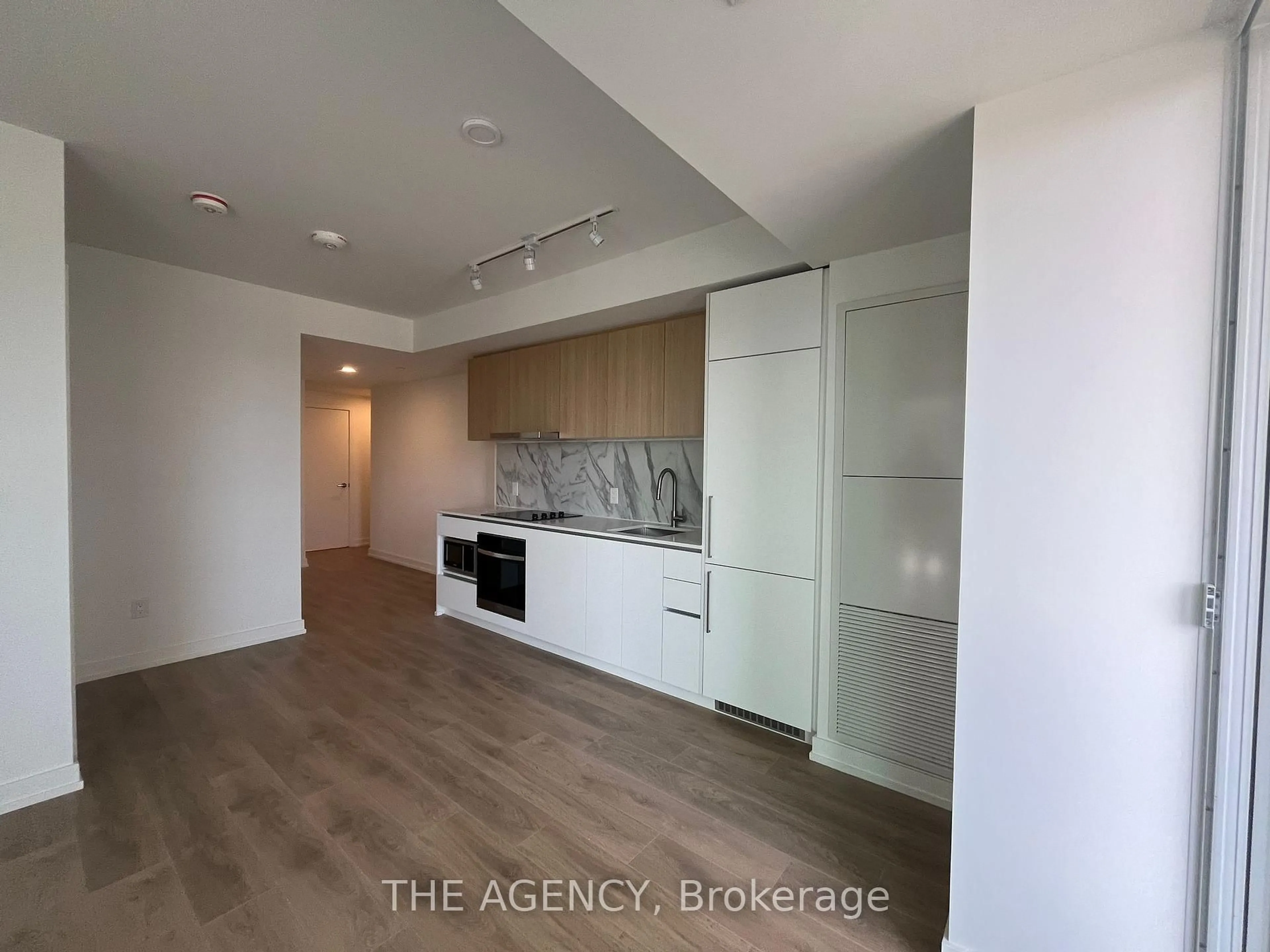A pic of a room for 1100 Sheppard Ave #215, Toronto Ontario M3J 0H1