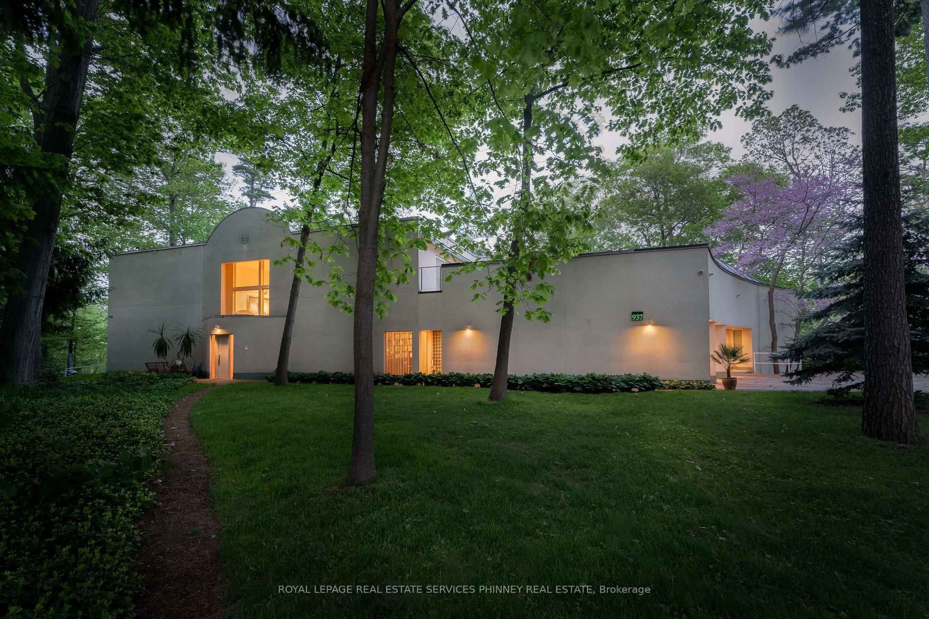 Home with brick exterior material, unknown for 937 WHITTIER Cres, Mississauga Ontario L5H 2X4