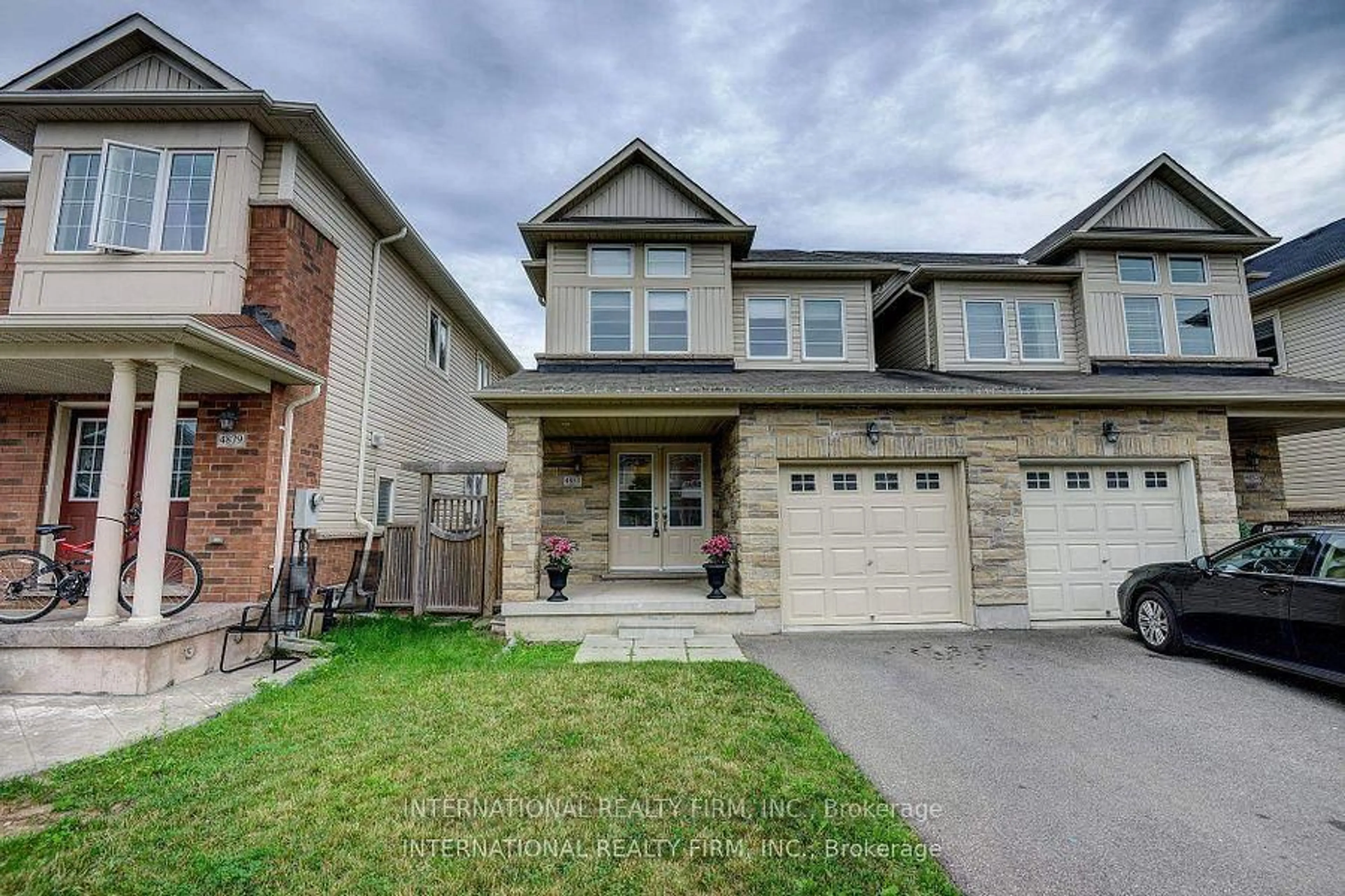 Home with brick exterior material, street for 4881 Capri Cres, Burlington Ontario L7M 0H8