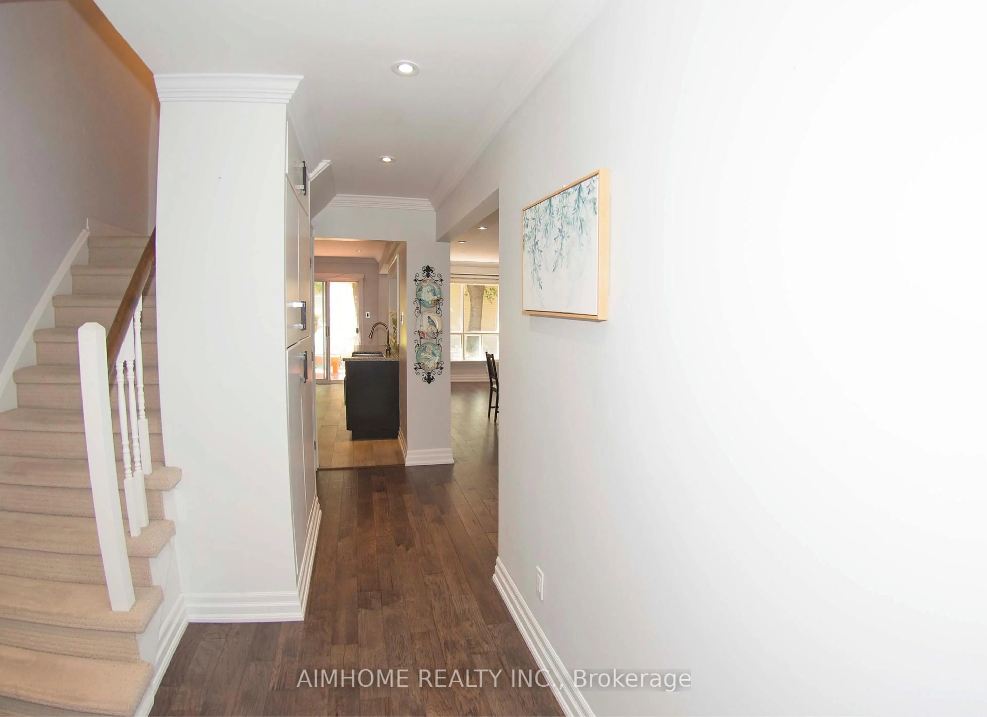 Indoor foyer for 1224 Kirstie Crt #54, Oakville Ontario L6H 5C5