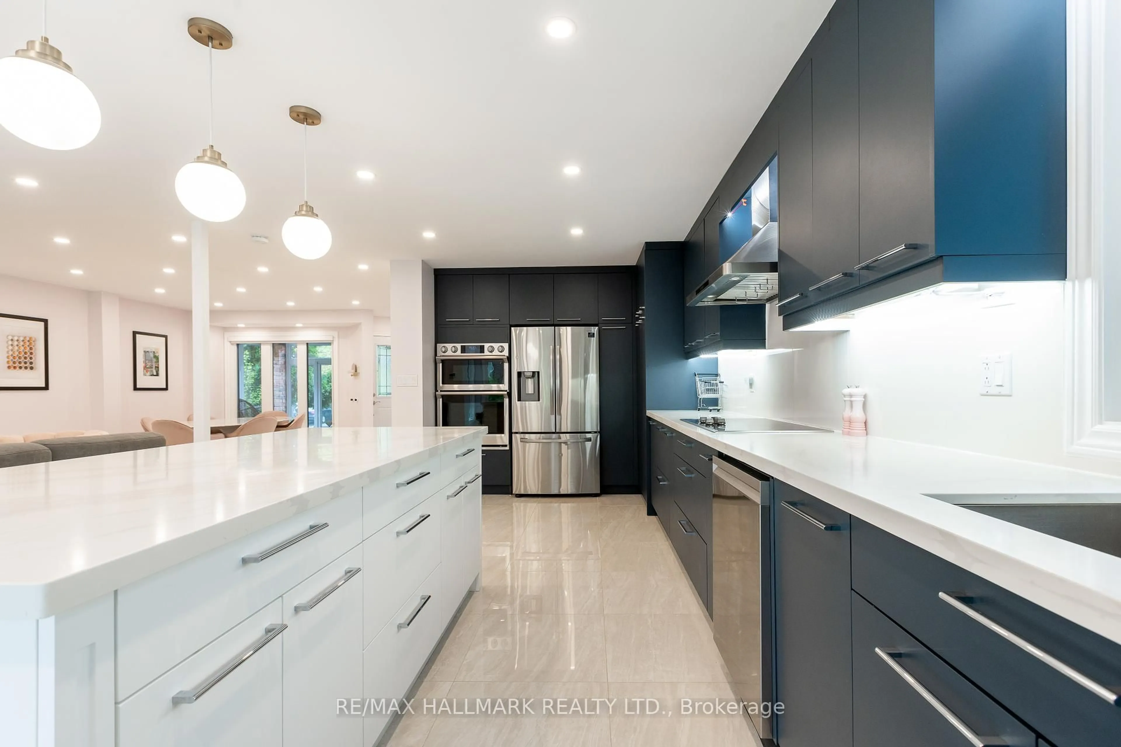Contemporary kitchen, ceramic/tile floor for 1309 Sweetbirch Crt, Mississauga Ontario L5C 3R4