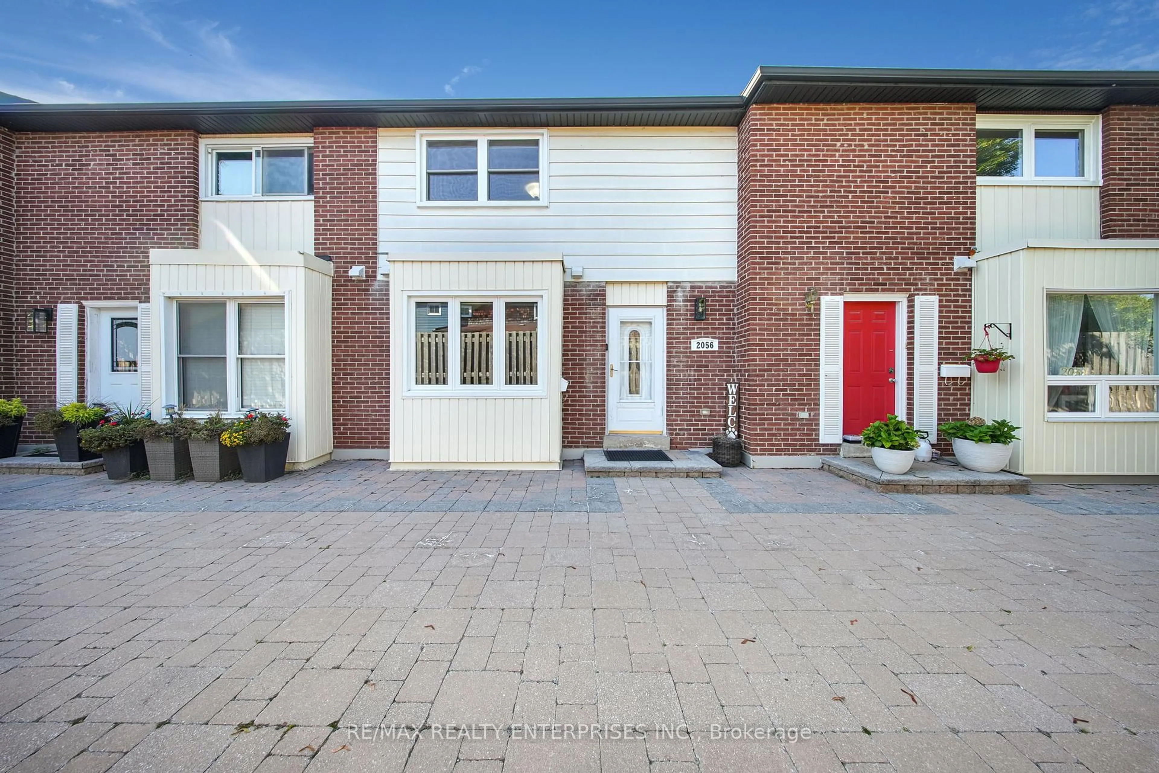 Home with brick exterior material, street for 2056 Lakeshore Rd #5, Oakville Ontario L6L 1G7
