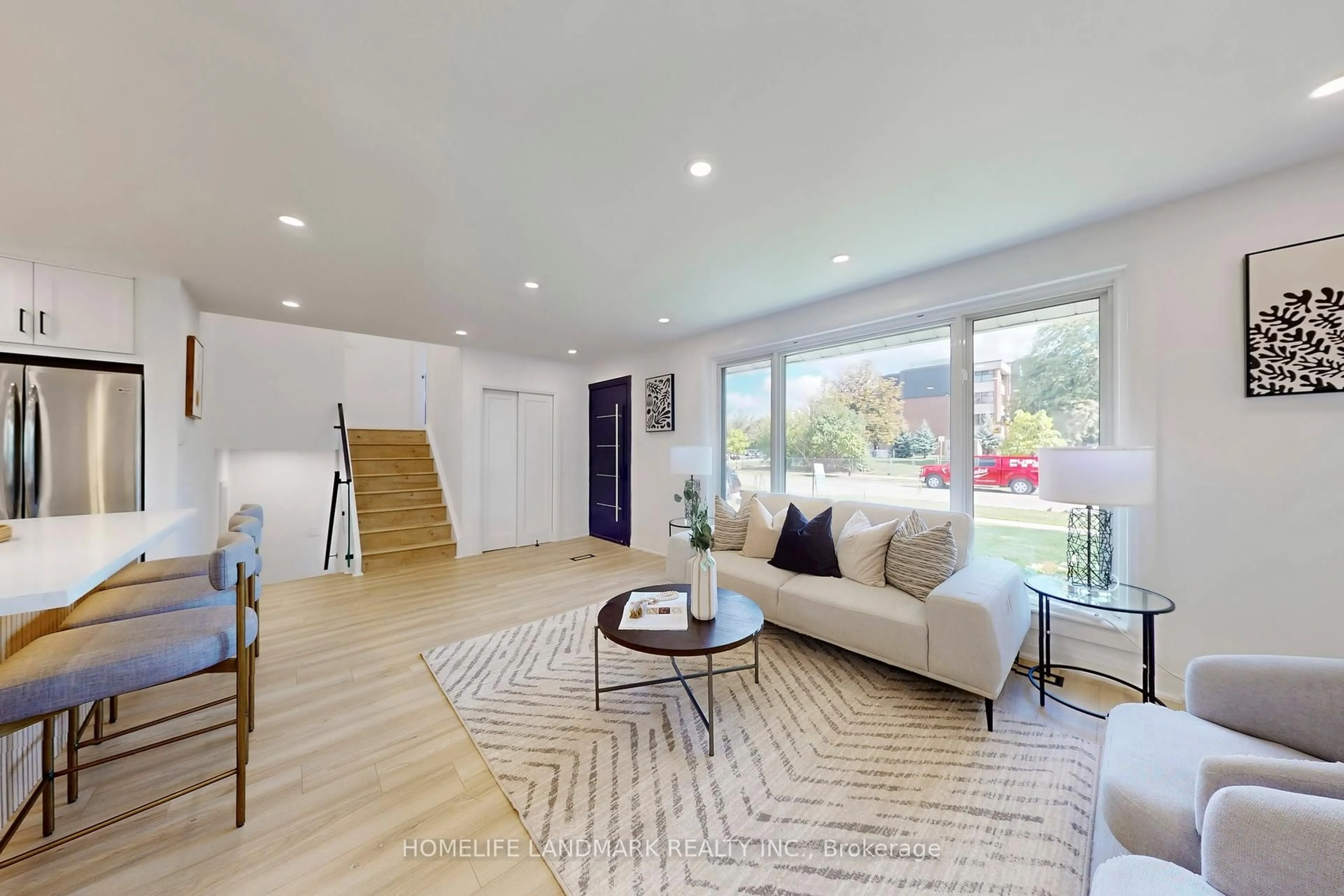 Living room with furniture, unknown for 1354 Kelly Rd, Mississauga Ontario L5J 3V2
