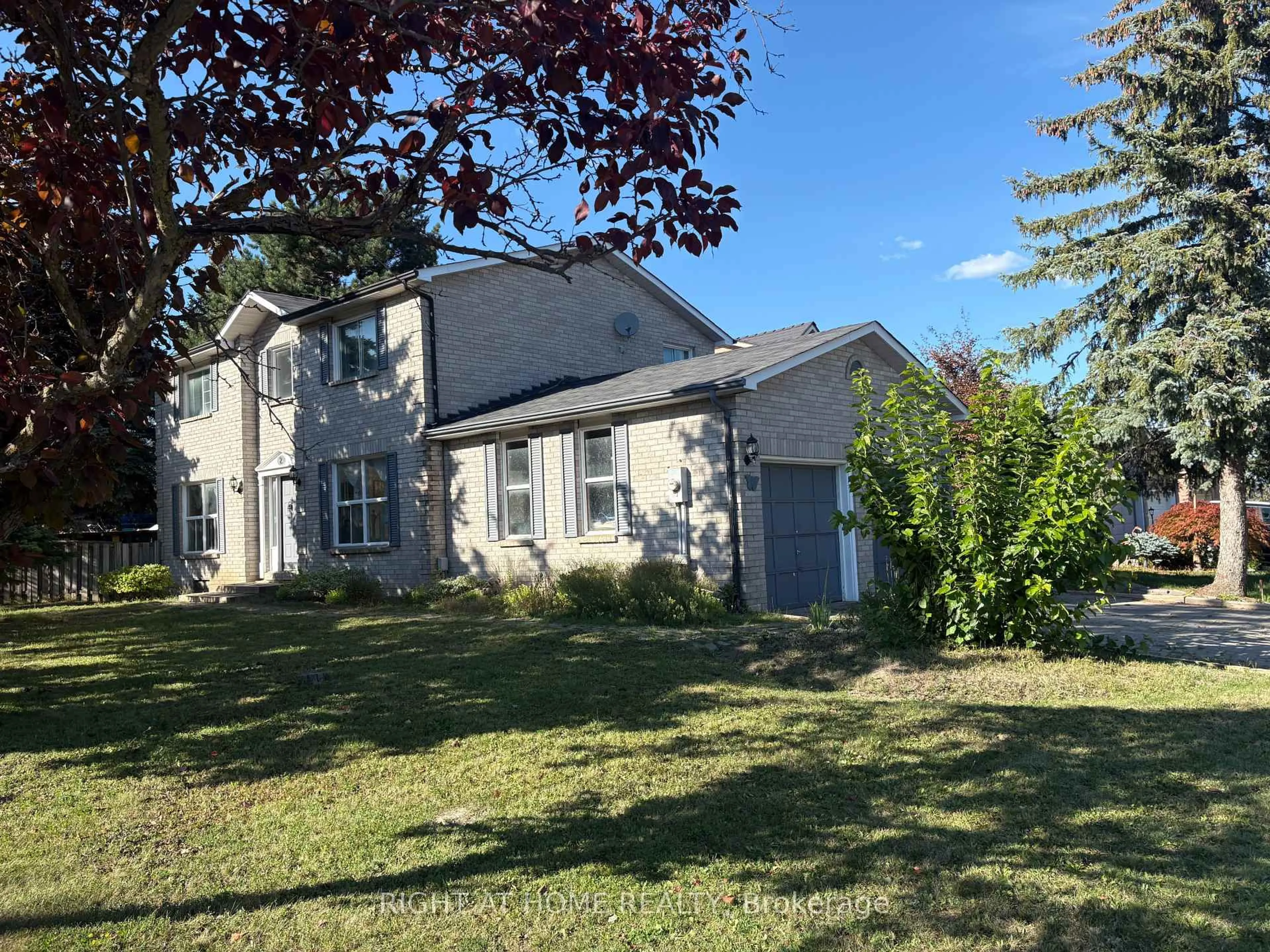 A pic from outside/outdoor area/front of a property/back of a property/a pic from drone, street for 2 Fountainbridge Dr, Caledon Ontario L7E 1P5