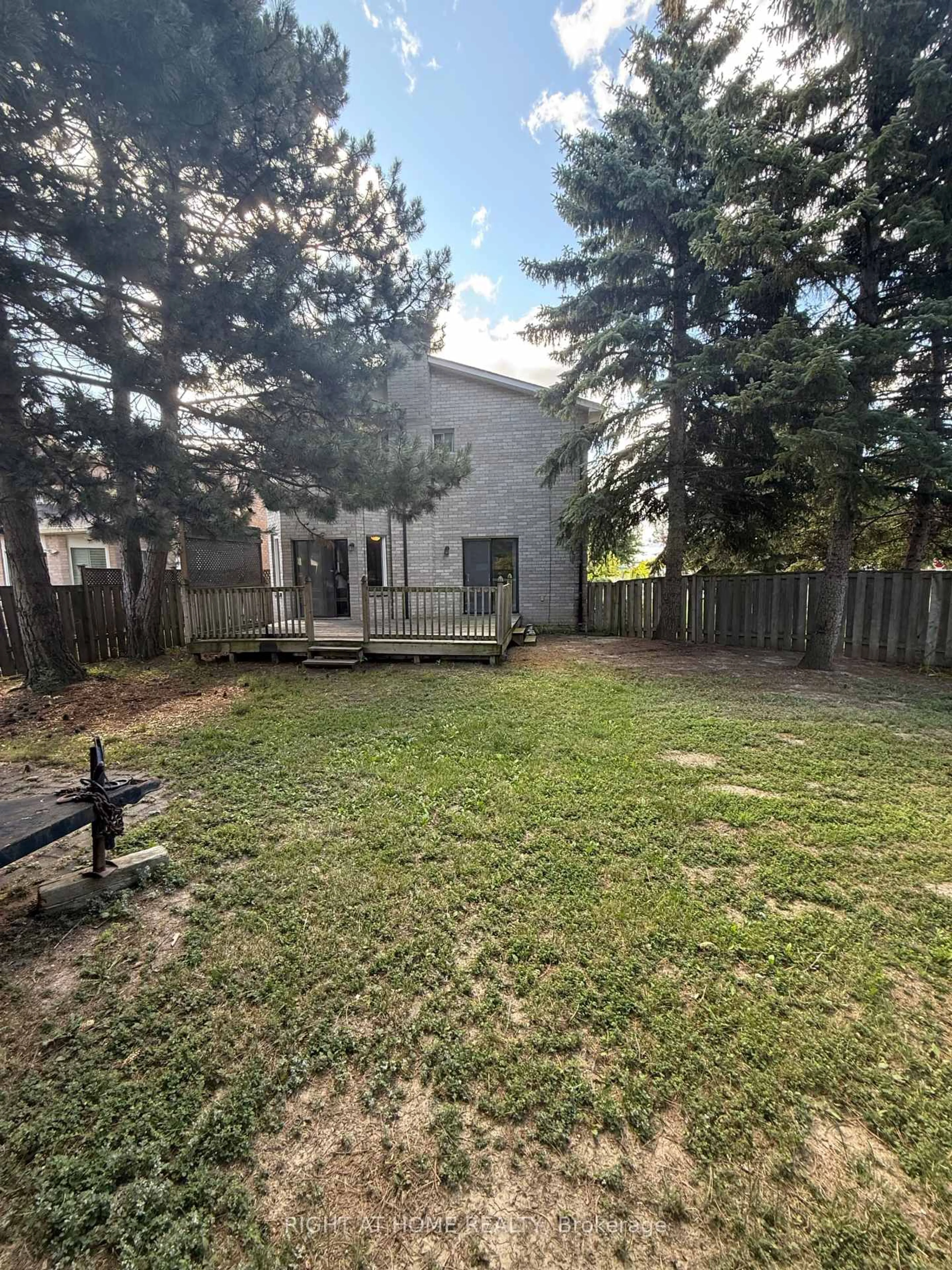 A pic from outside/outdoor area/front of a property/back of a property/a pic from drone, unknown for 2 Fountainbridge Dr, Caledon Ontario L7E 1P5