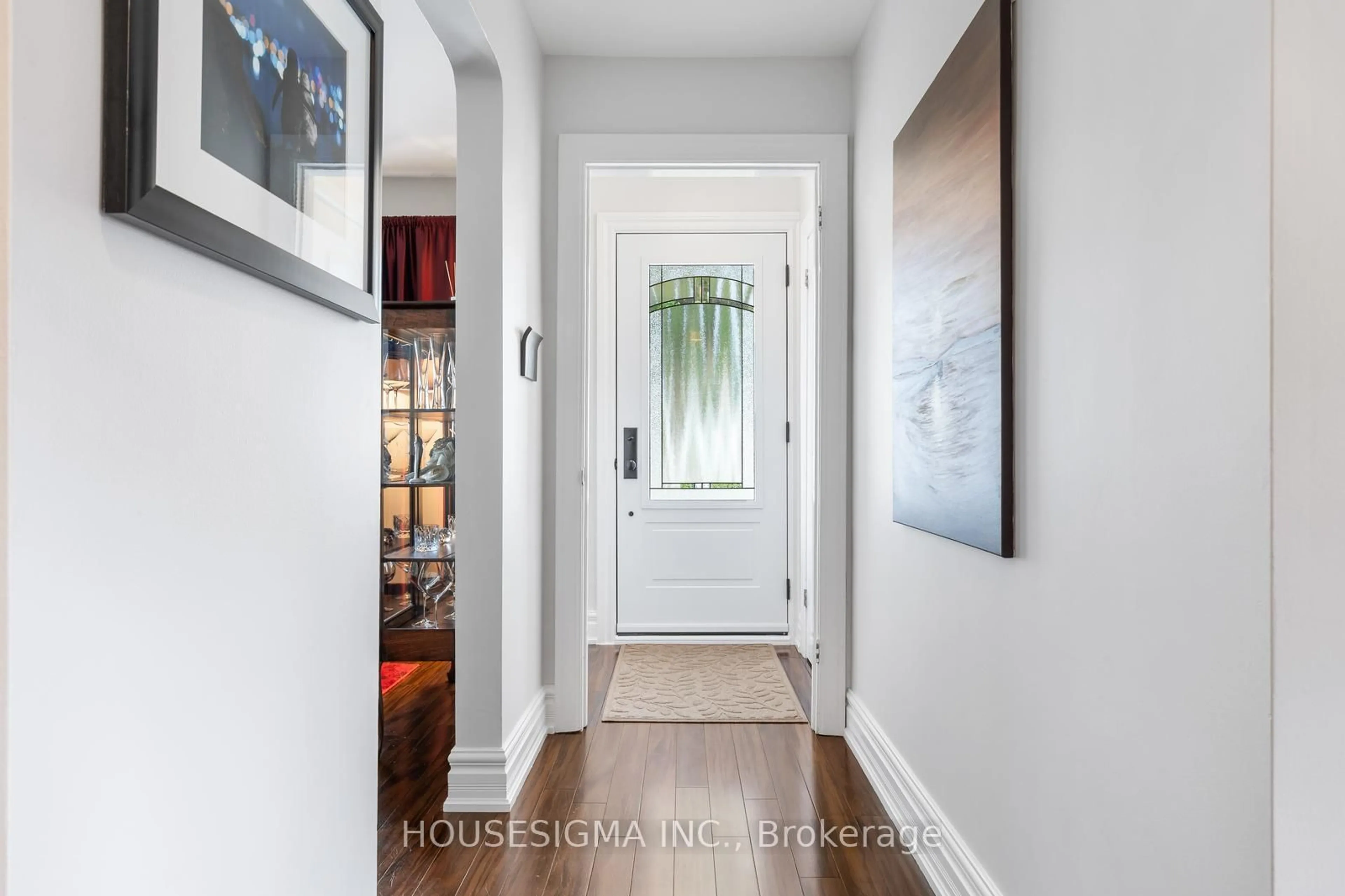 Indoor entryway for 129 Edgecroft Rd, Toronto Ontario M8Z 2C2