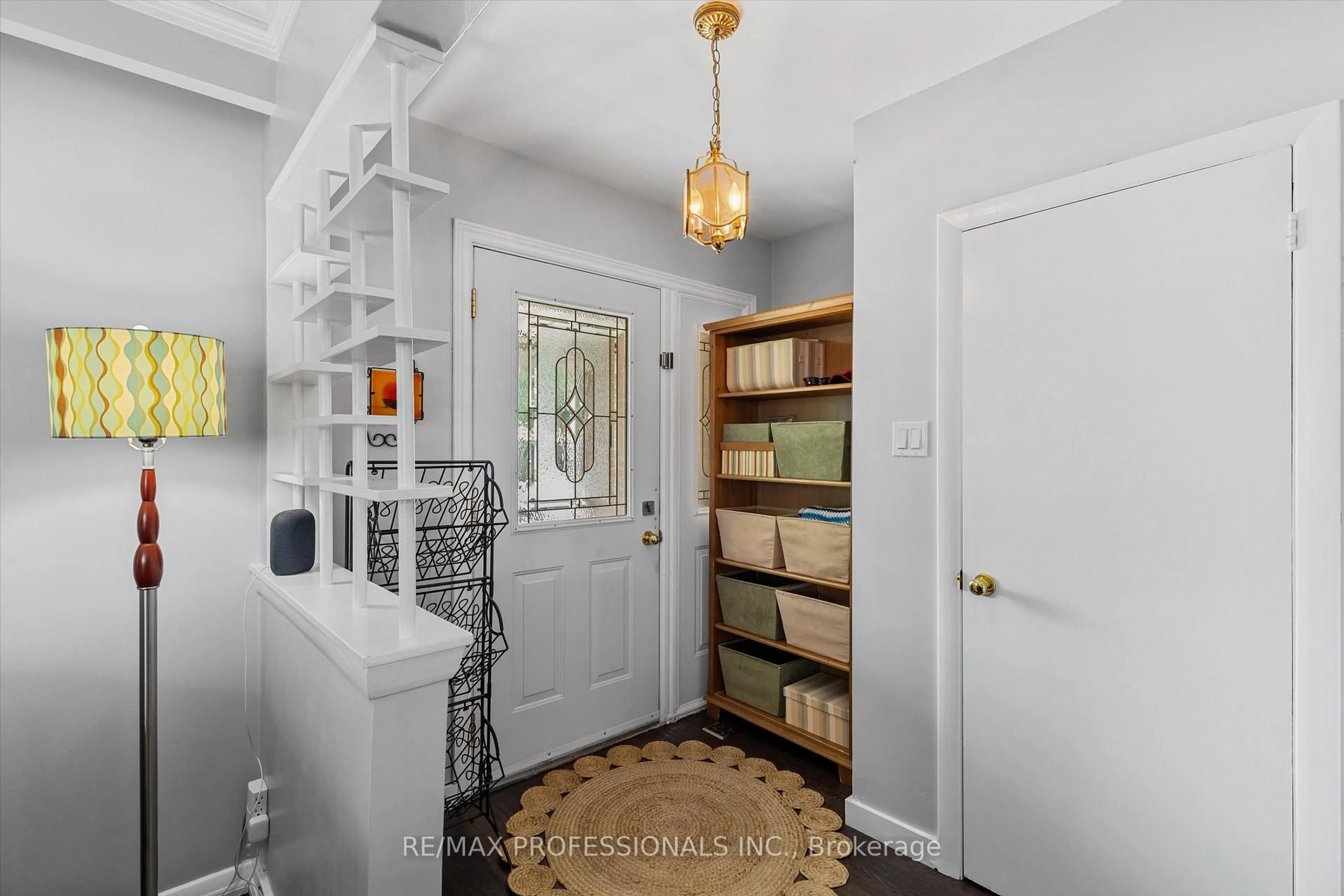 Indoor entryway for 17 Allonsius Dr, Toronto Ontario M9C 3N4