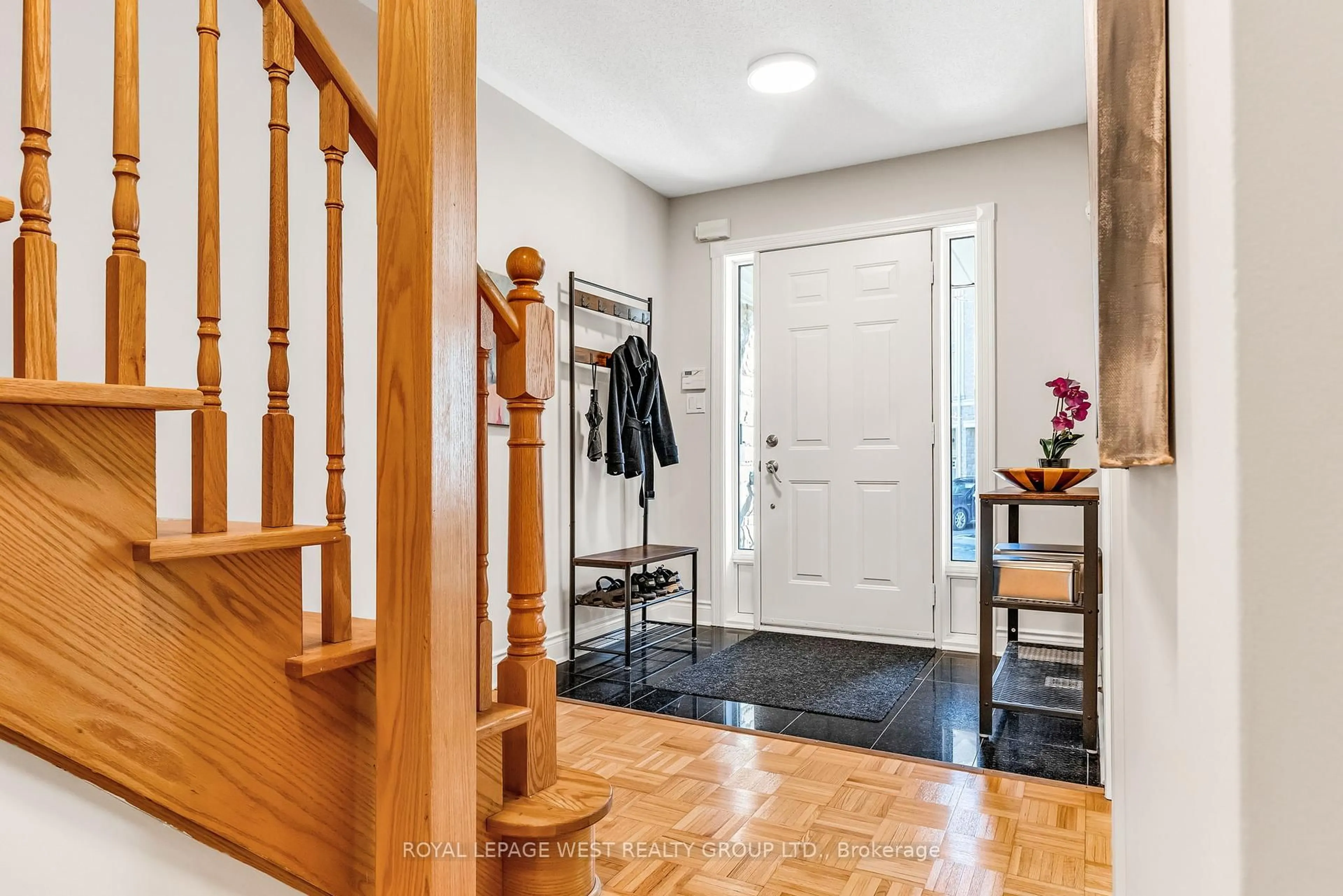 Indoor entryway for 16 Yachters Lane, Toronto Ontario M8V 4C5
