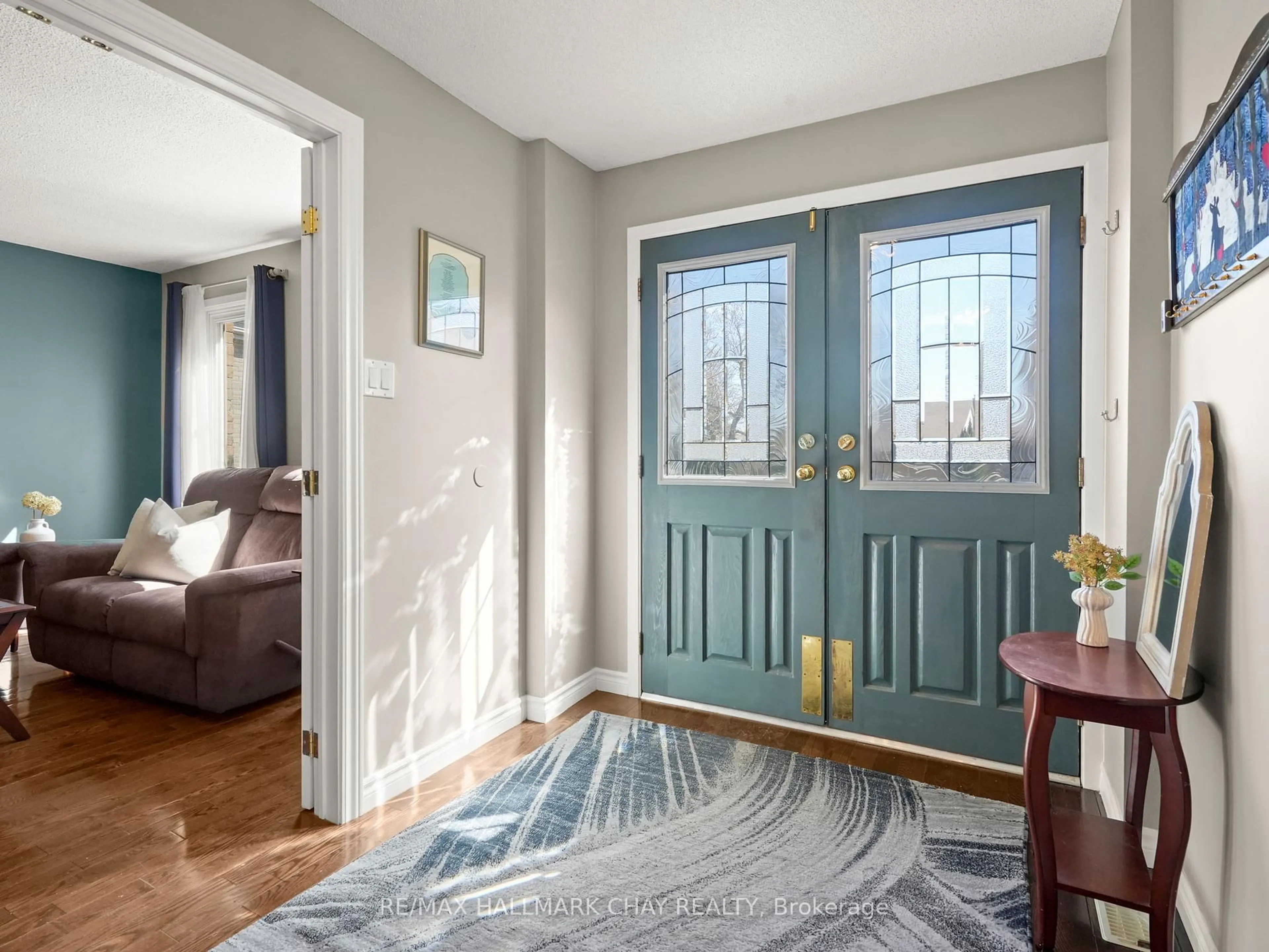 Indoor entryway for 24 Mansion St, Brampton Ontario L6S 3E2