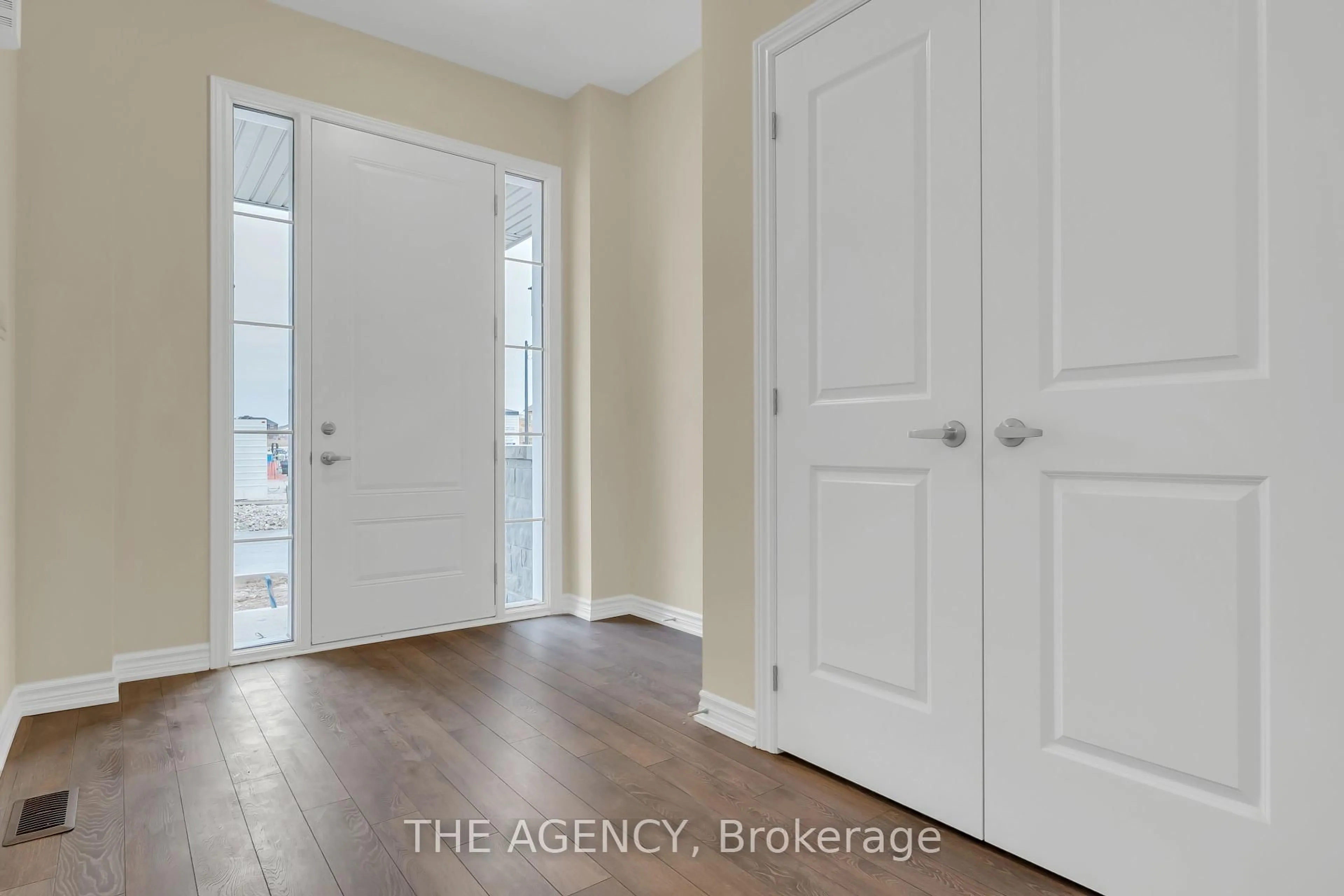 Indoor entryway for 13 Steer Rd, Erin Ontario N0B 1T0