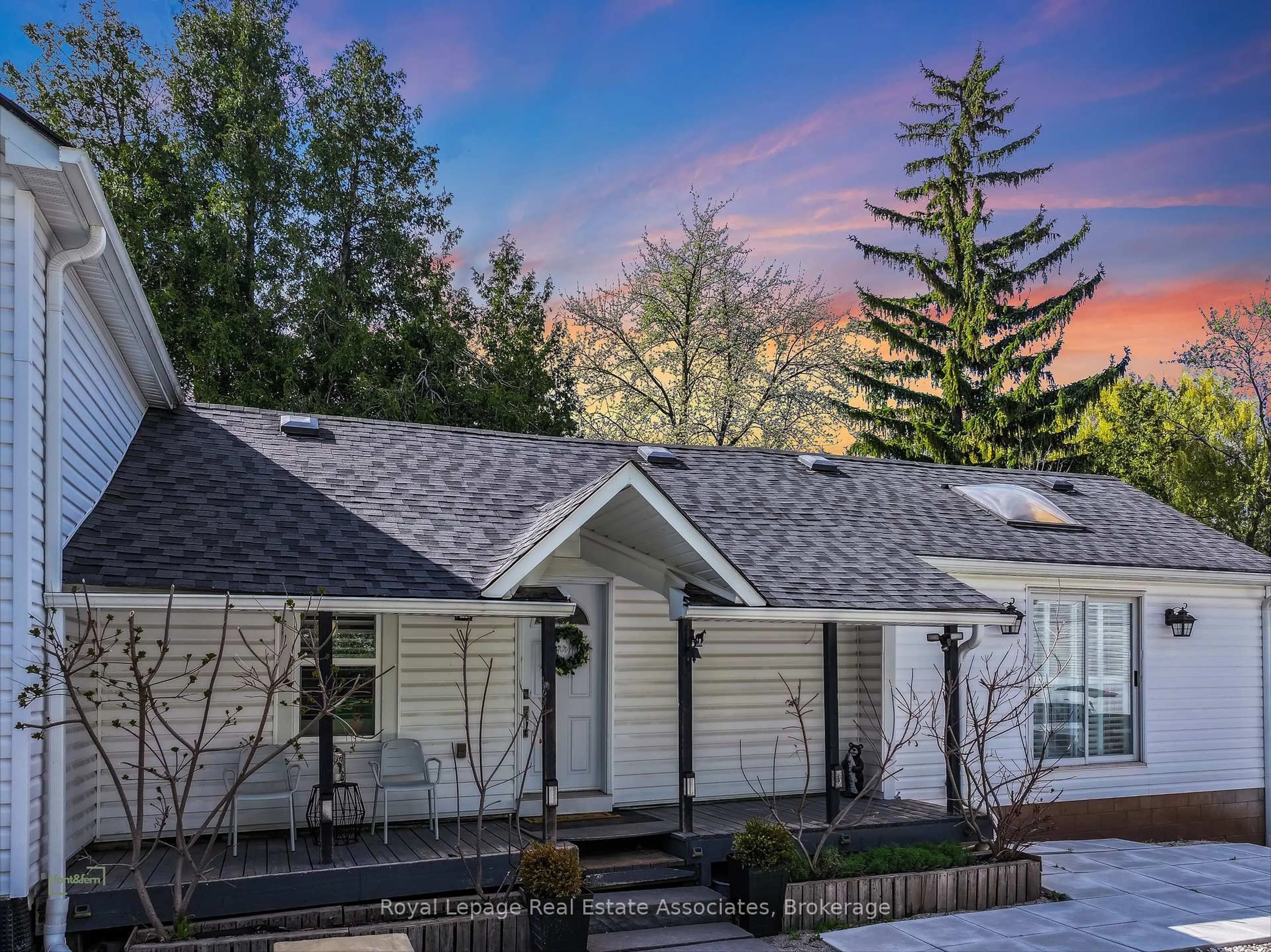 Home with vinyl exterior material, mountain view for 79 Tremaine Rd, Milton Ontario L9T 2W8