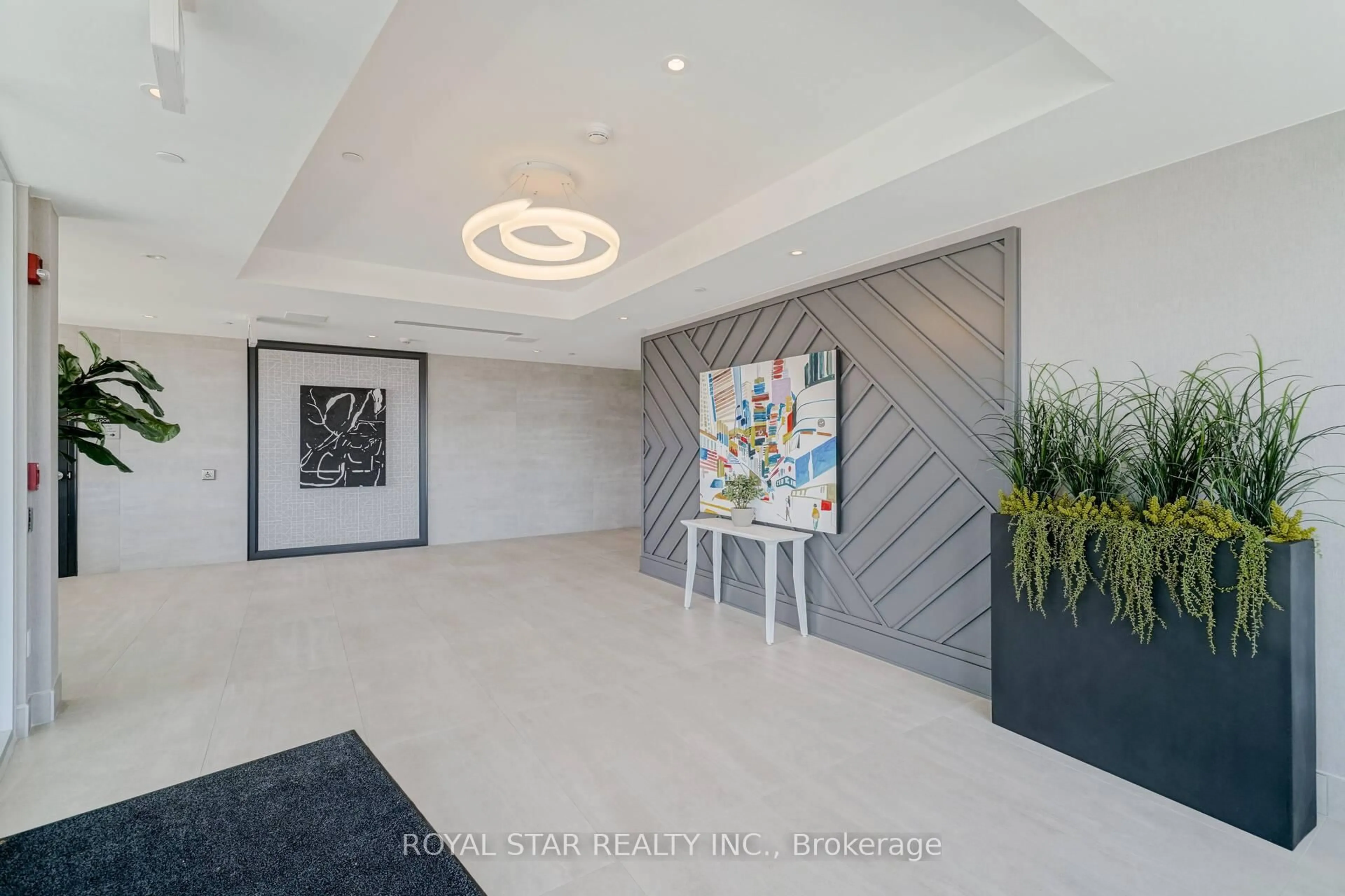 Indoor foyer for 200 Lagerfeld Dr #601, Brampton Ontario L7A 5G5