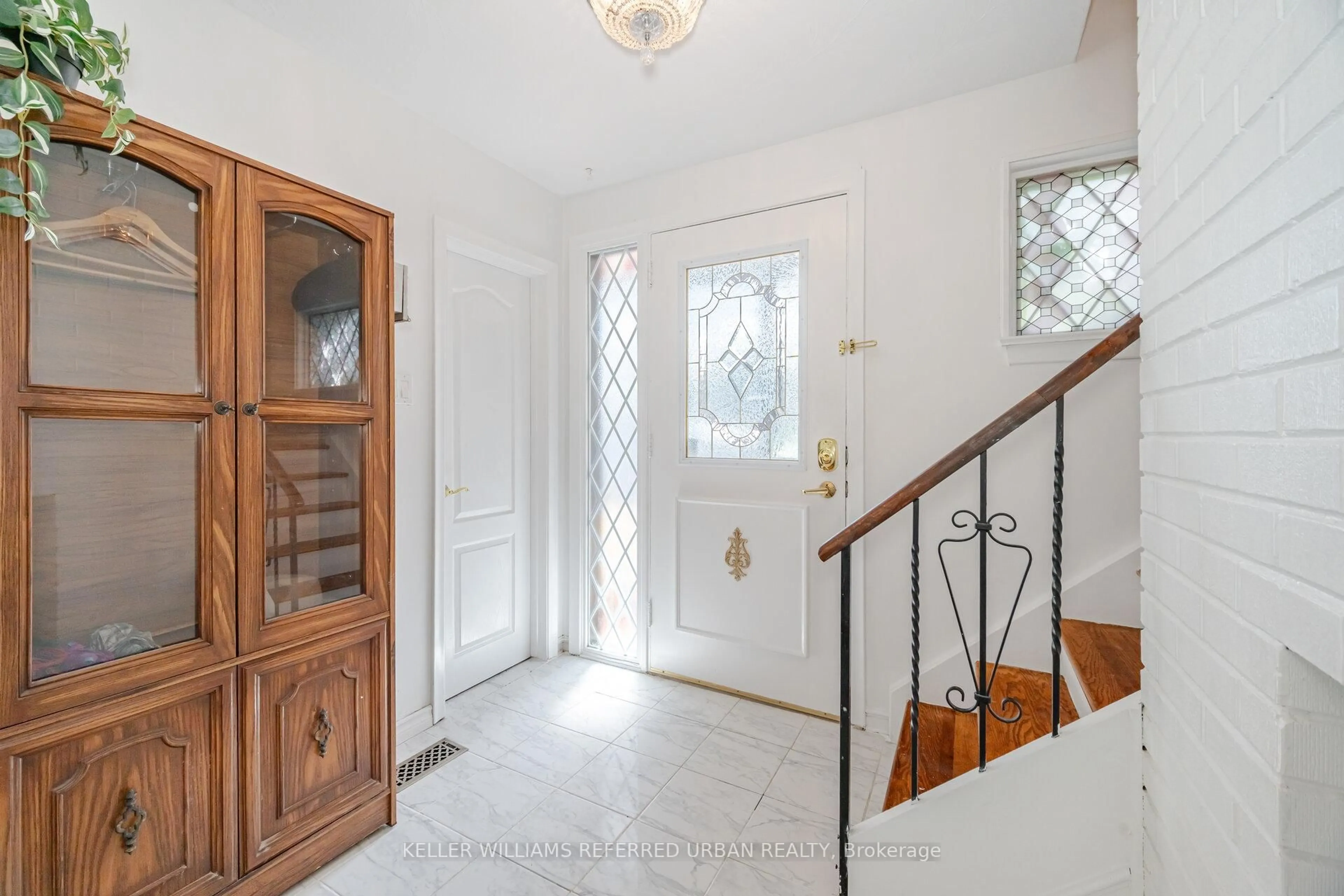 Indoor entryway for 60 Hinton Rd, Toronto Ontario M9W 2V5