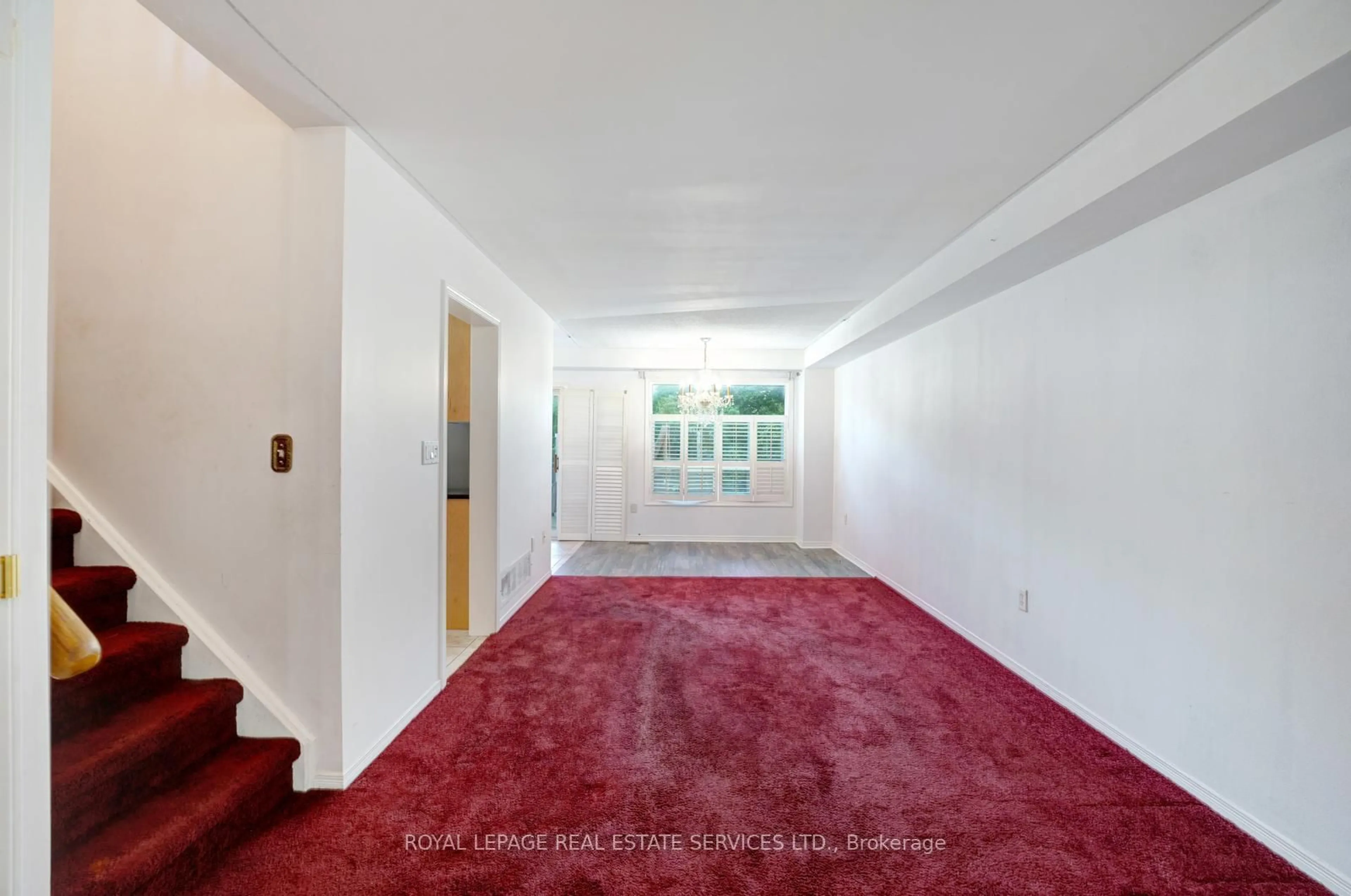 Indoor foyer for 73 Mare Cres, Toronto Ontario M9W 7E7