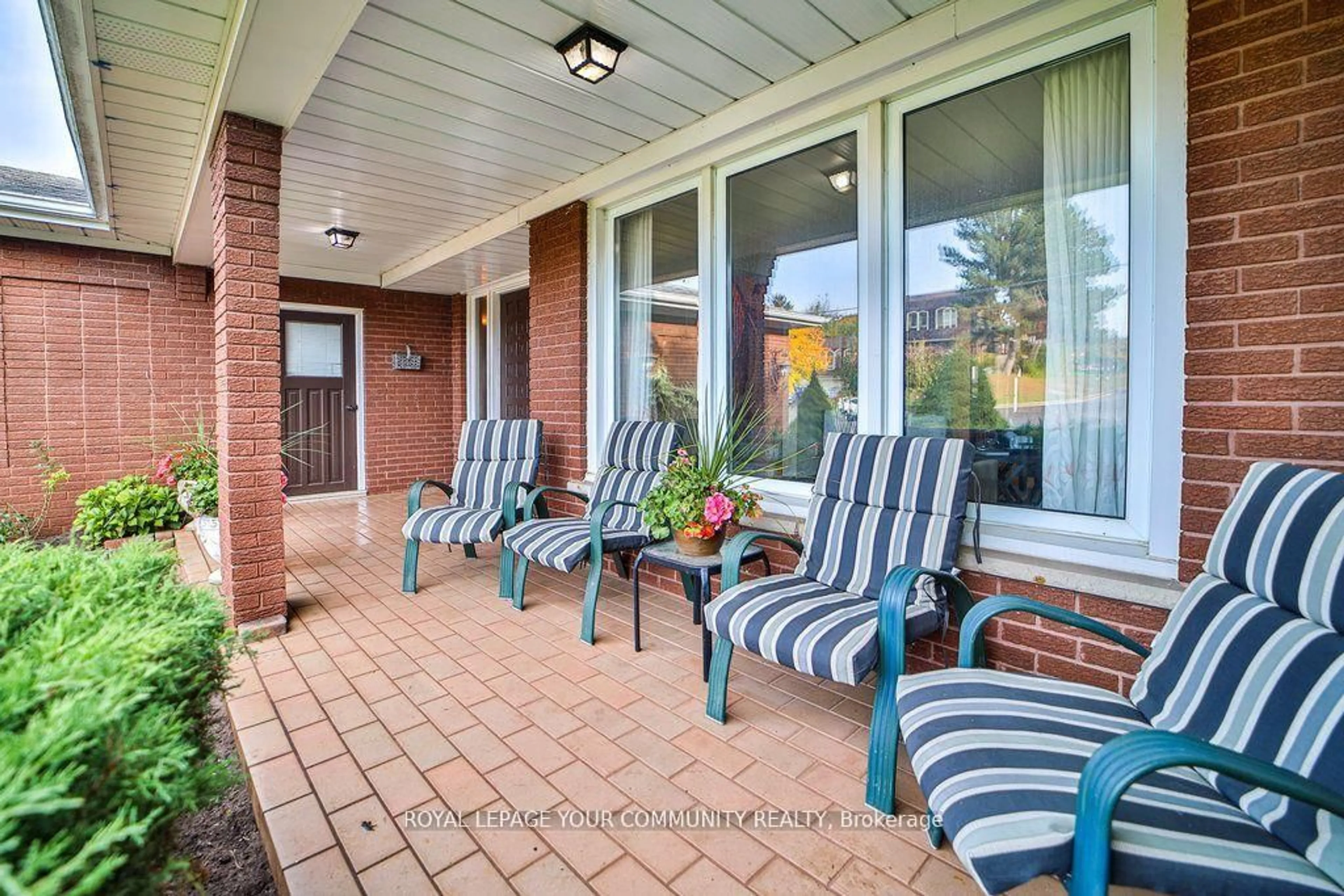 Patio, unknown for 21 Disan Crt, Toronto Ontario M9V 4A5