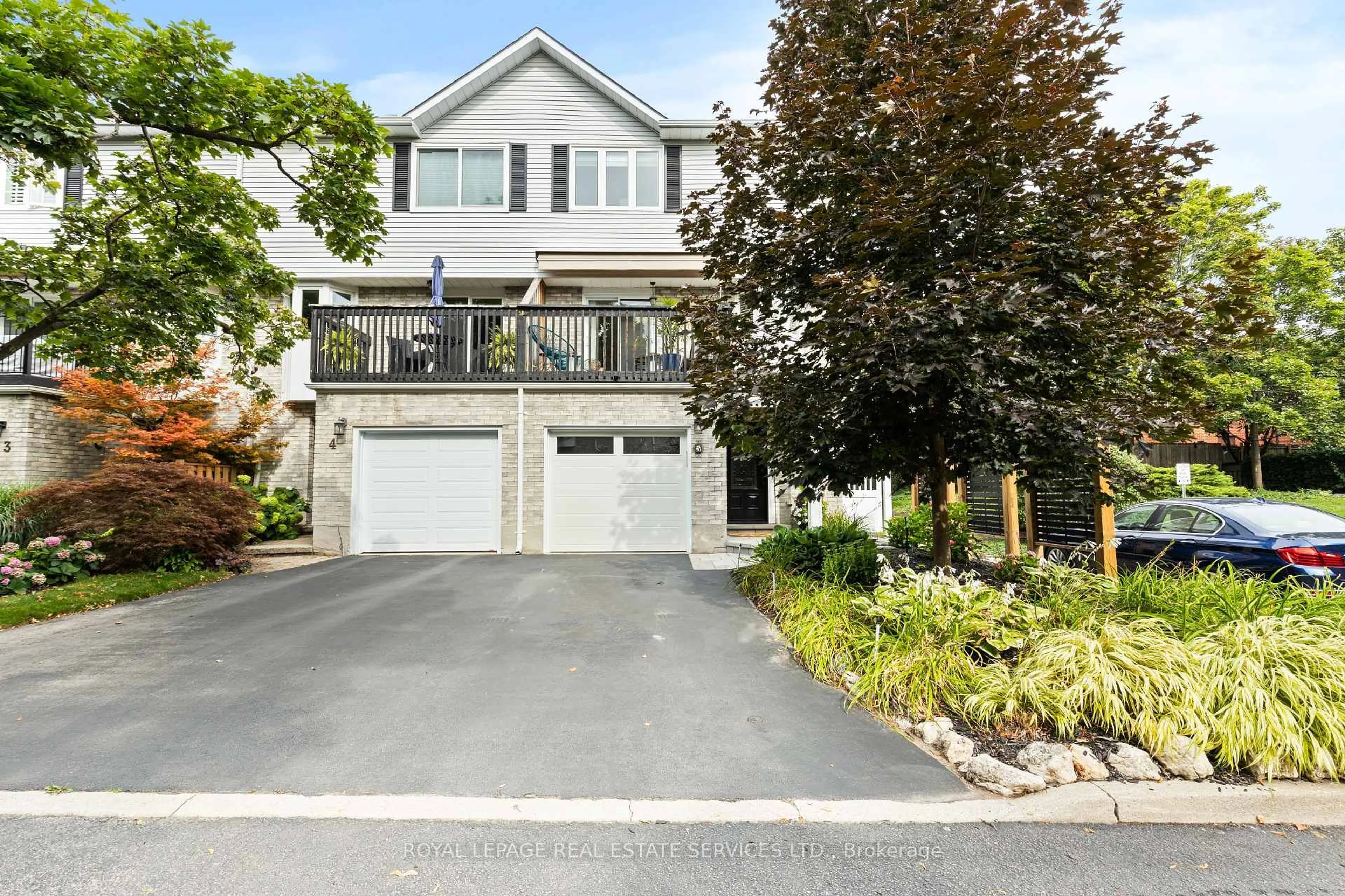 Home with vinyl exterior material, street for 2303 Marine Dr #5, Oakville Ontario L6L 1C2